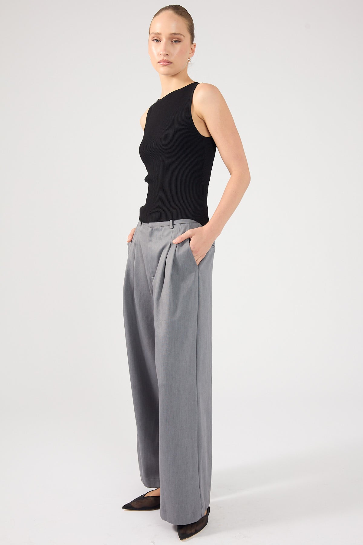 Perfect Stranger Winona Wide Leg Pleated Tailored Pant Grey