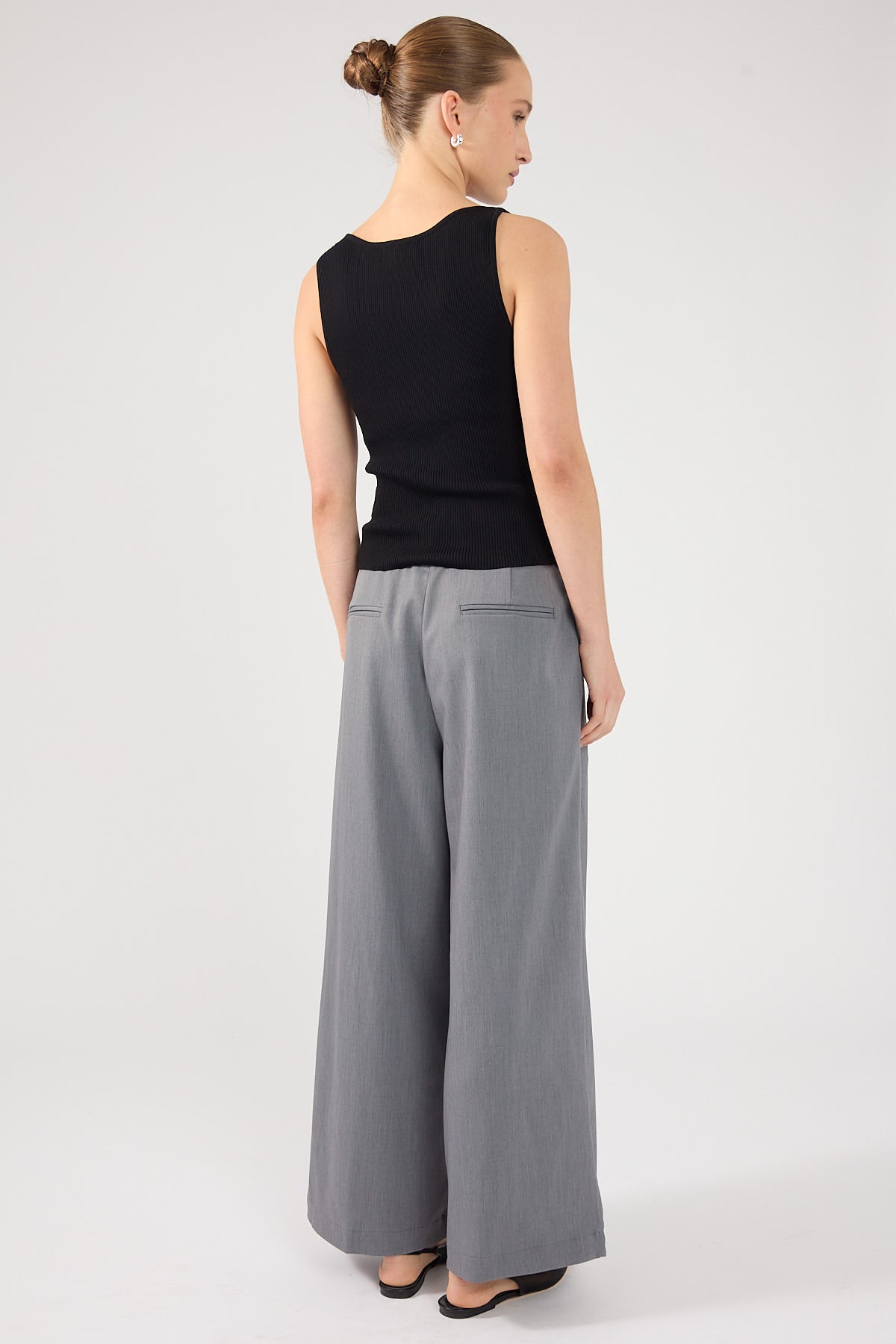 Perfect Stranger Winona Wide Leg Pleated Tailored Pant Grey