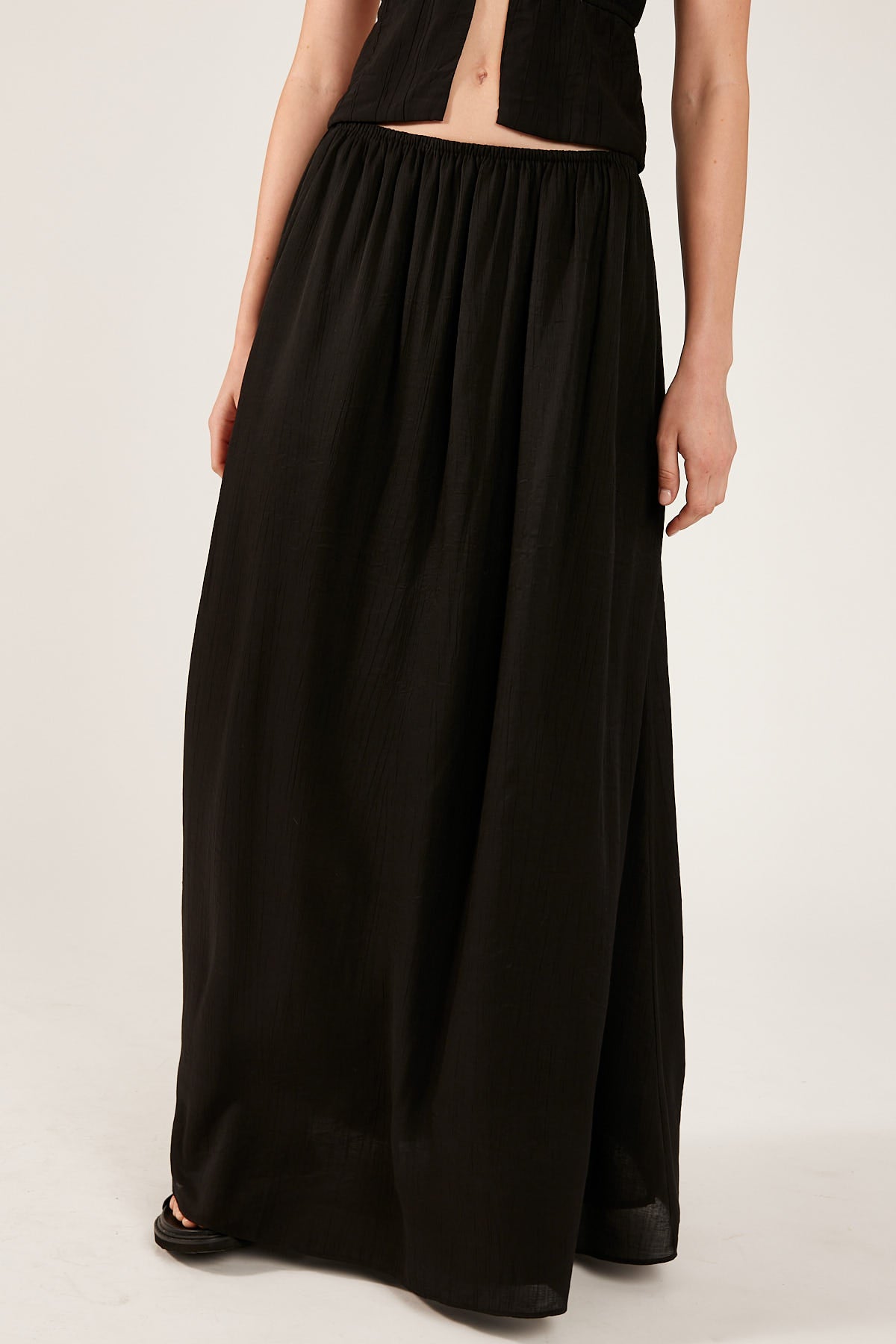Perfect Stranger Corfu Crinkle Maxi Skirt Black