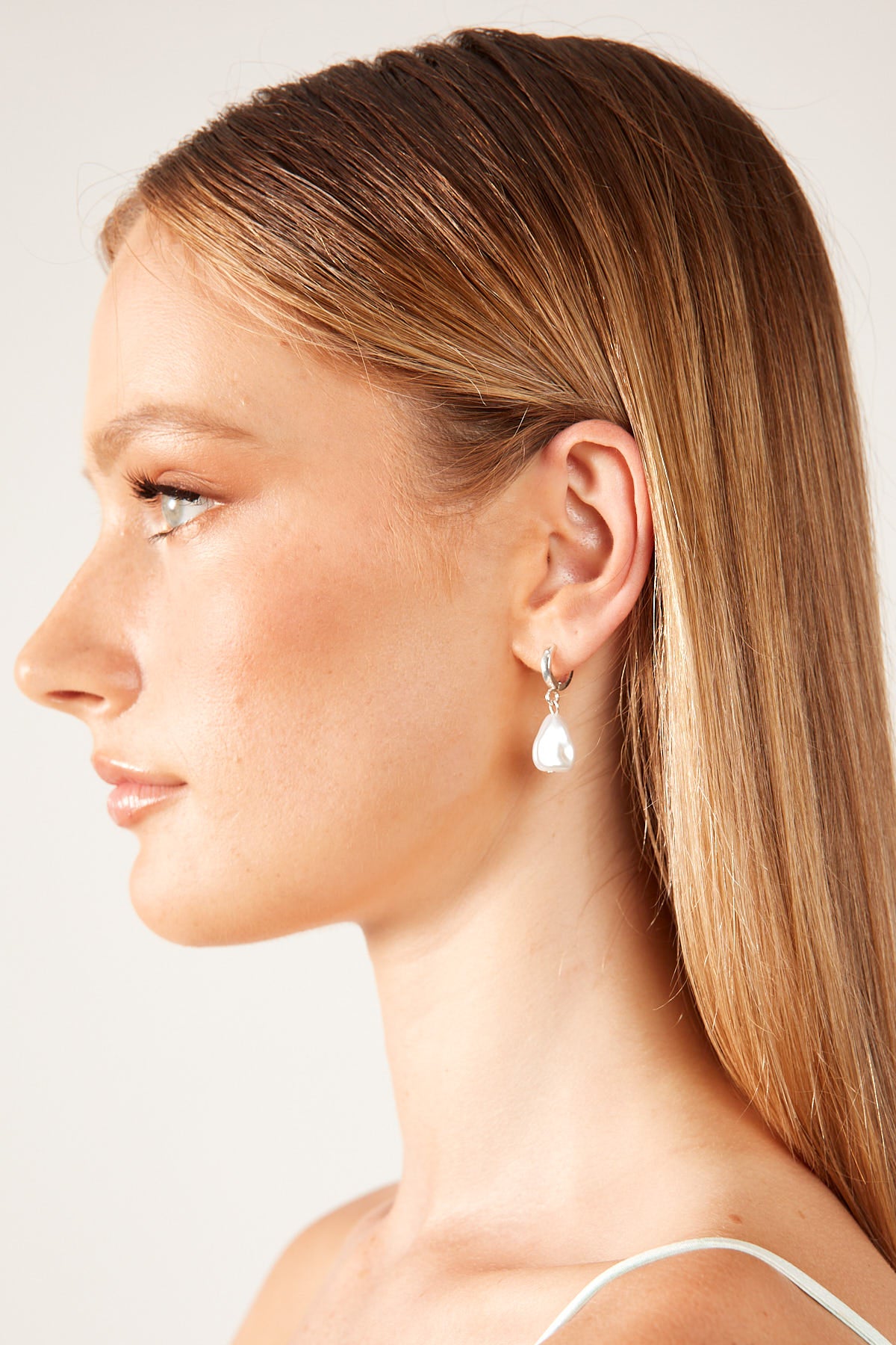 Perfect Stranger Bonnie Pearl Drop Earrings Silver