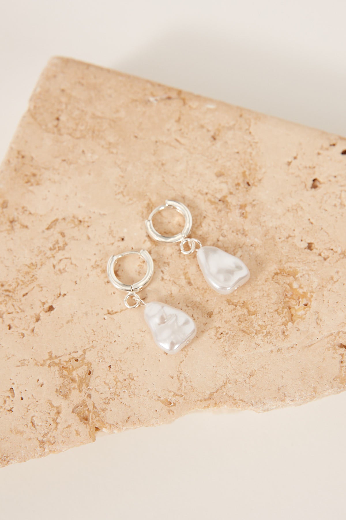 Perfect Stranger Bonnie Pearl Drop Earrings Silver