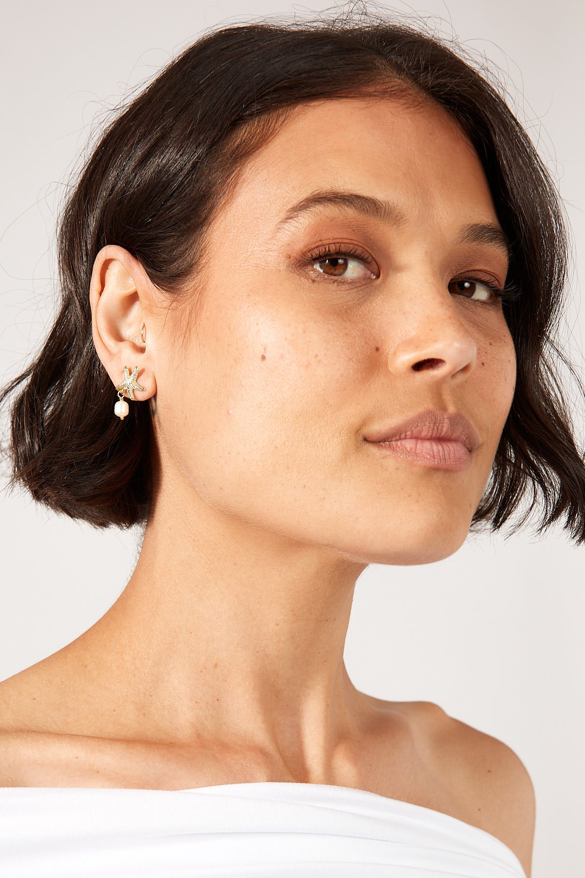 Perfect Stranger Starfish Pearl Earrings 18k Gold Plated
