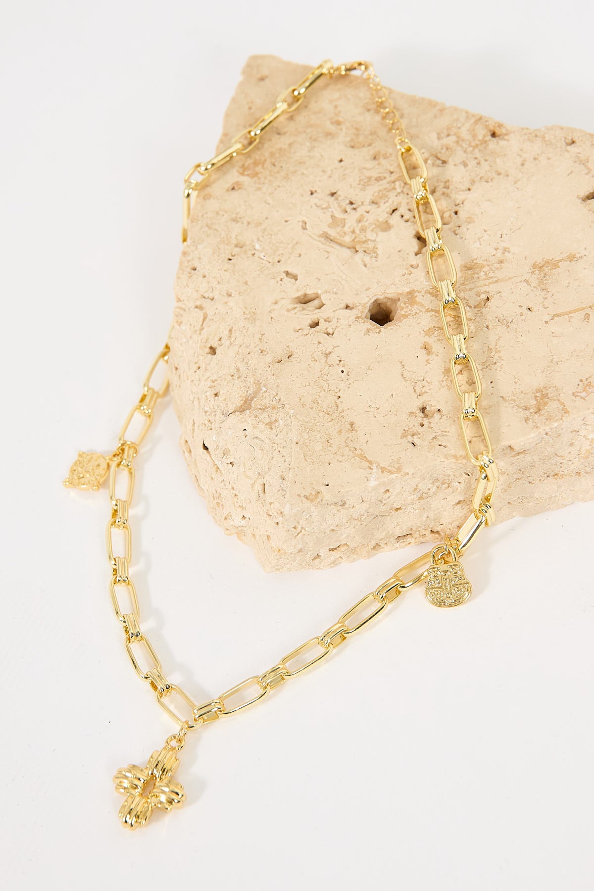 Perfect Stranger Vanessa Charm Necklace Gold