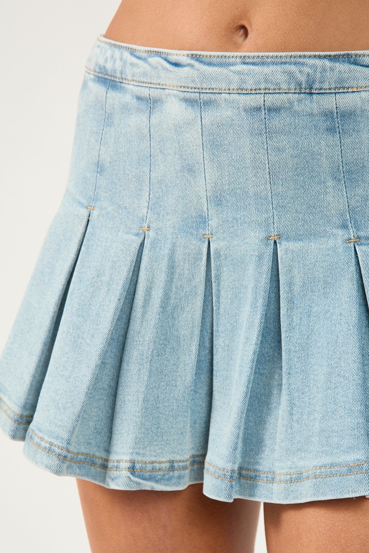Perfect Stranger Georgie Pleated Denim Mini Skirt Light Blue Denim