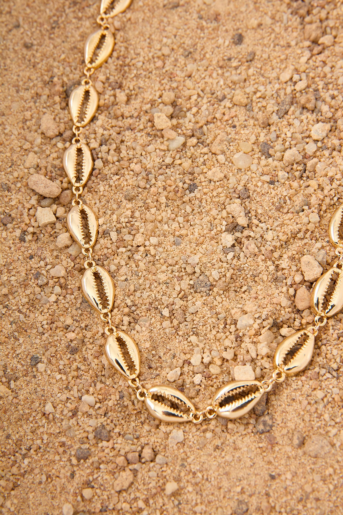 Perfect Stranger Nadine Shell Necklace 18K Gold