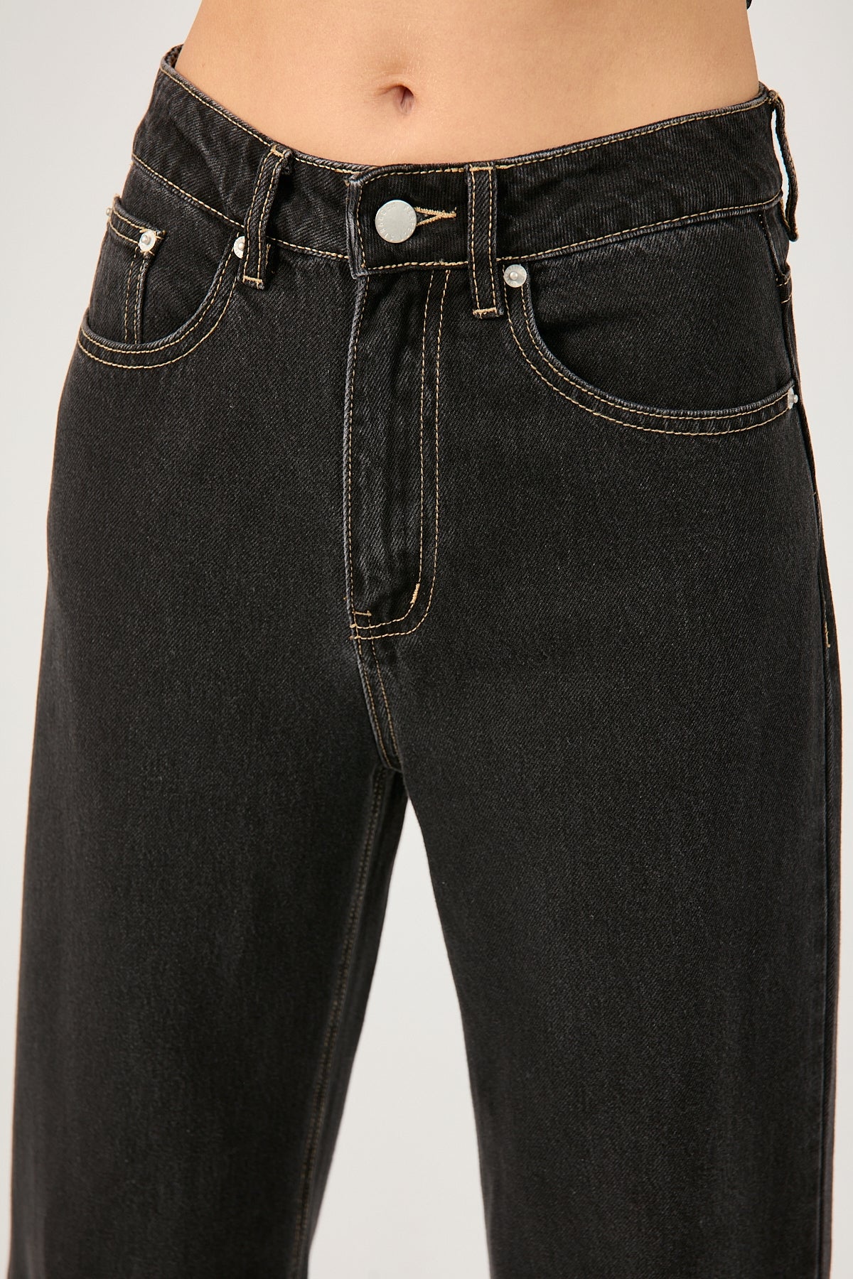 Perfect Stranger Mid Rise 90's Slouch Jean Washed Grey