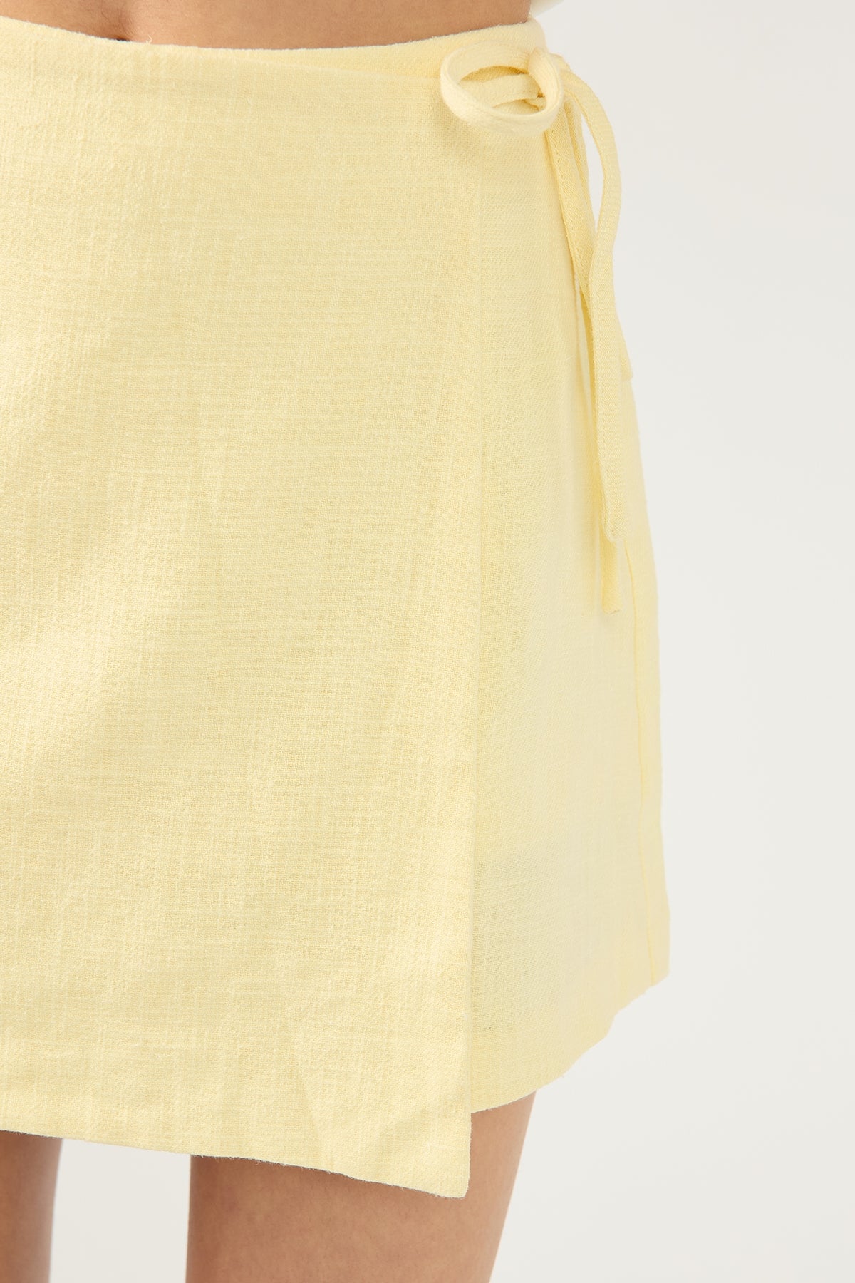 Perfect Stranger Menorca Tie up Skort Lemon