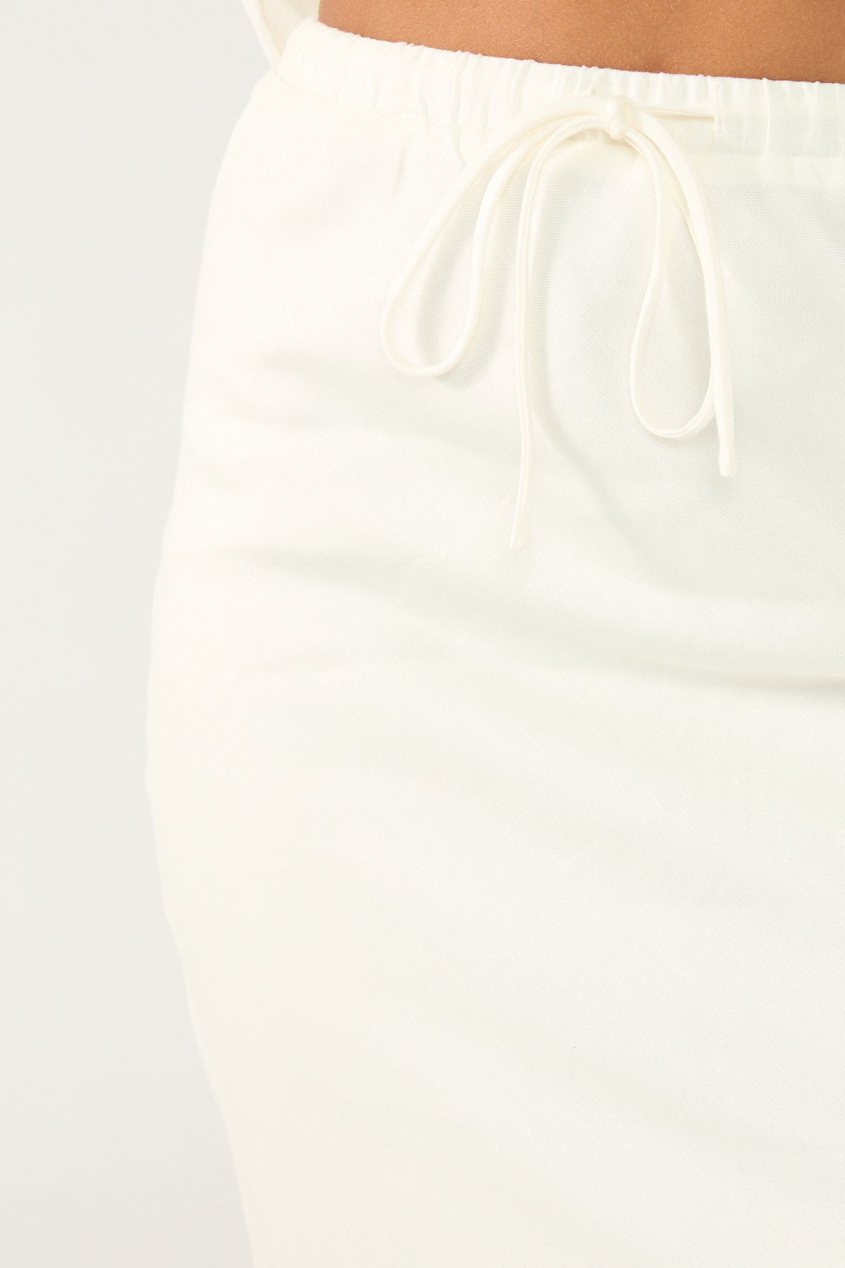 Perfect Stranger Chella Drawcord Midi Skirt White