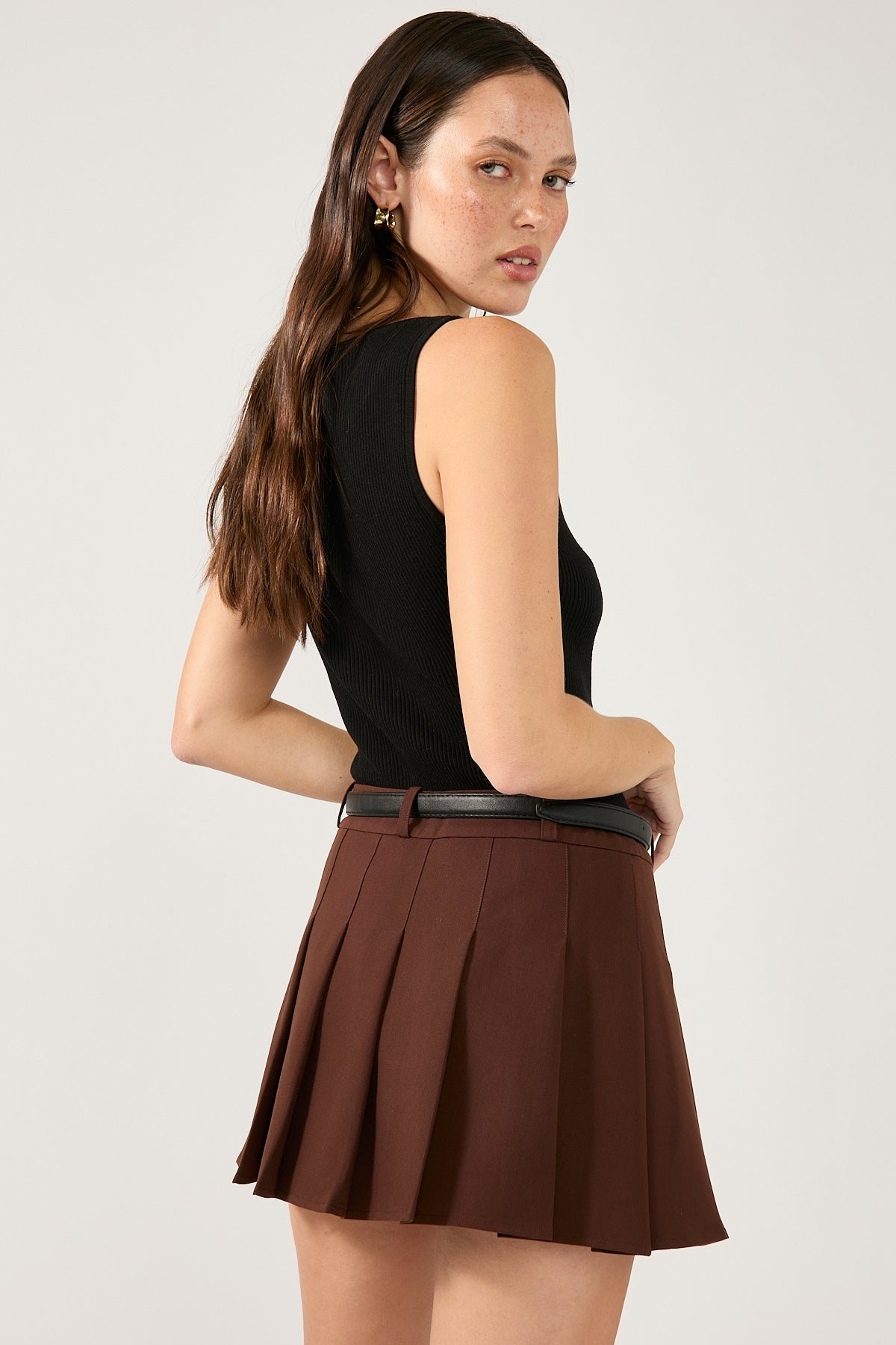 Perfect Stranger Luca Mid Rise Pleated Skort Brown