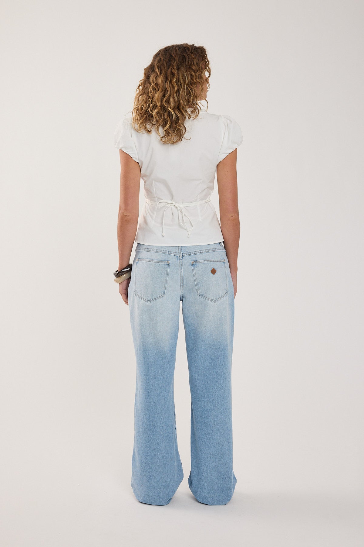 Abrand 99 Low Baggy Jean Kaia Worn