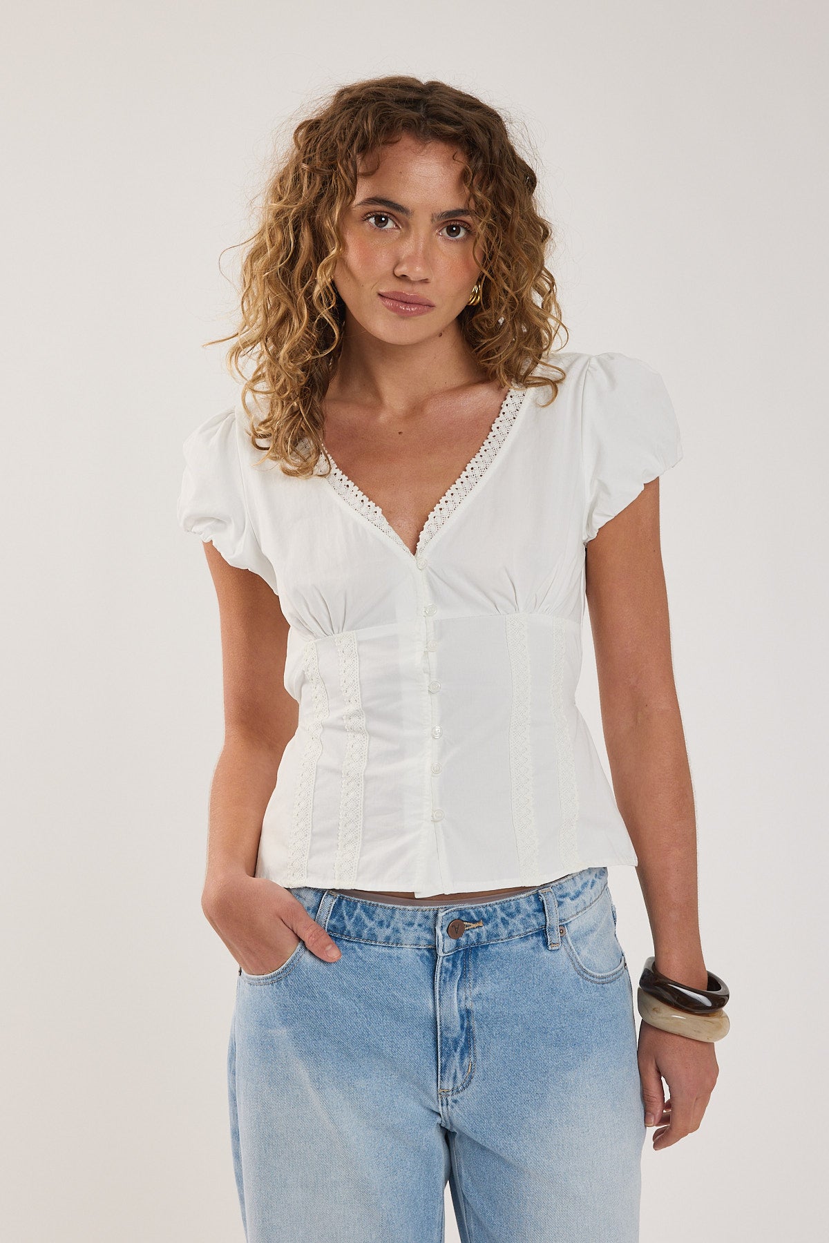 Abrand 99 Low Baggy Jean Kaia Worn