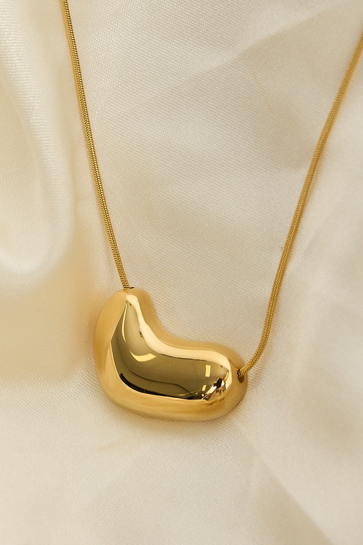 Perfect Stranger Molten Pendant Necklace 18k Gold Plated