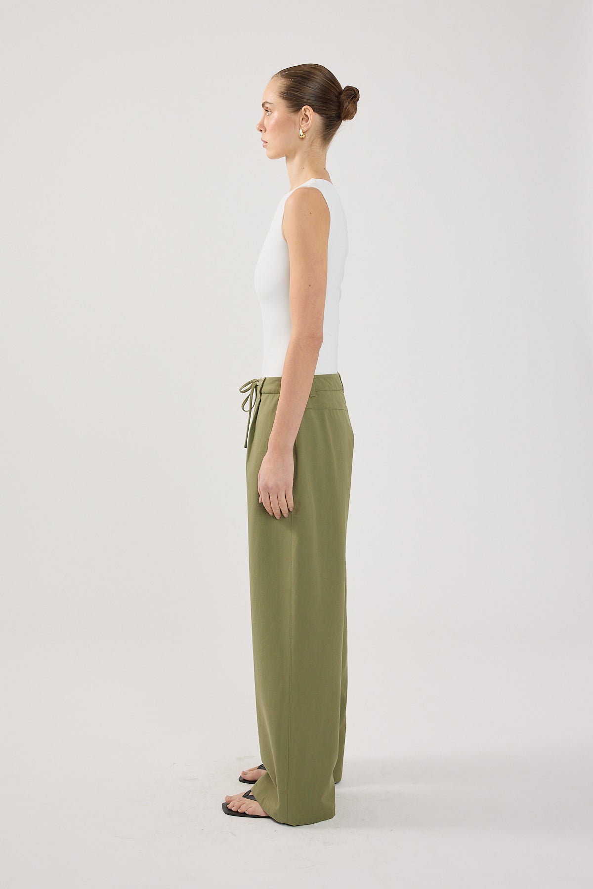 Perfect Stranger Jayden Mid Rise Cargo Tailored Pant Khaki