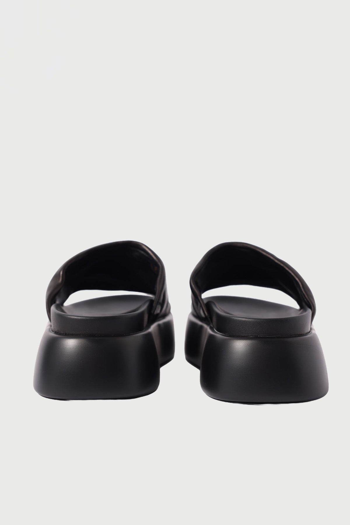 Alias Mae Cutler Black Leather