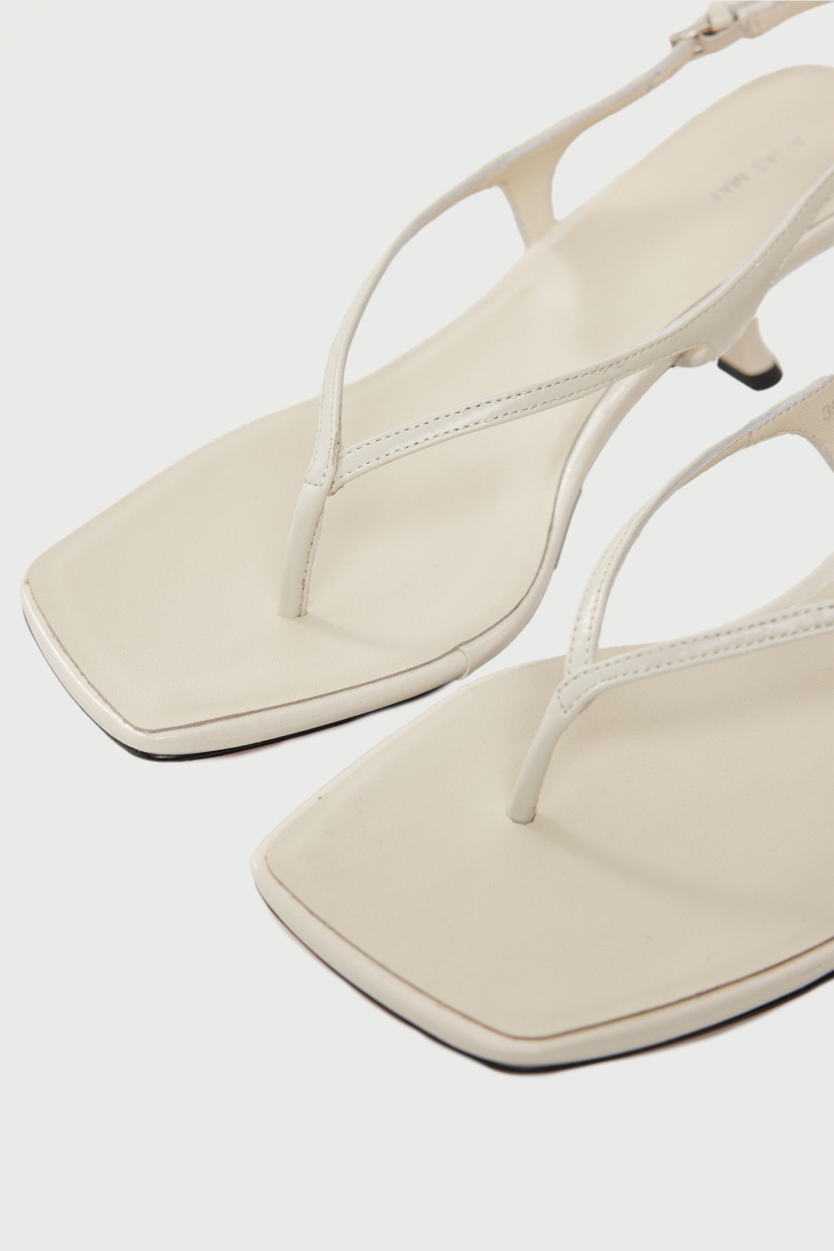 Alias Mae Arlo Bone Oily Leather