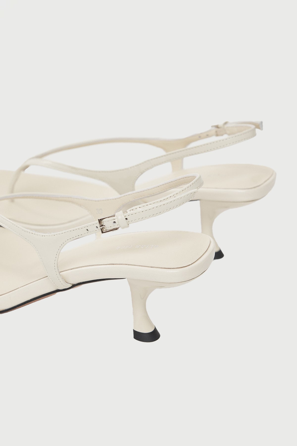 Alias Mae Arlo Bone Oily Leather