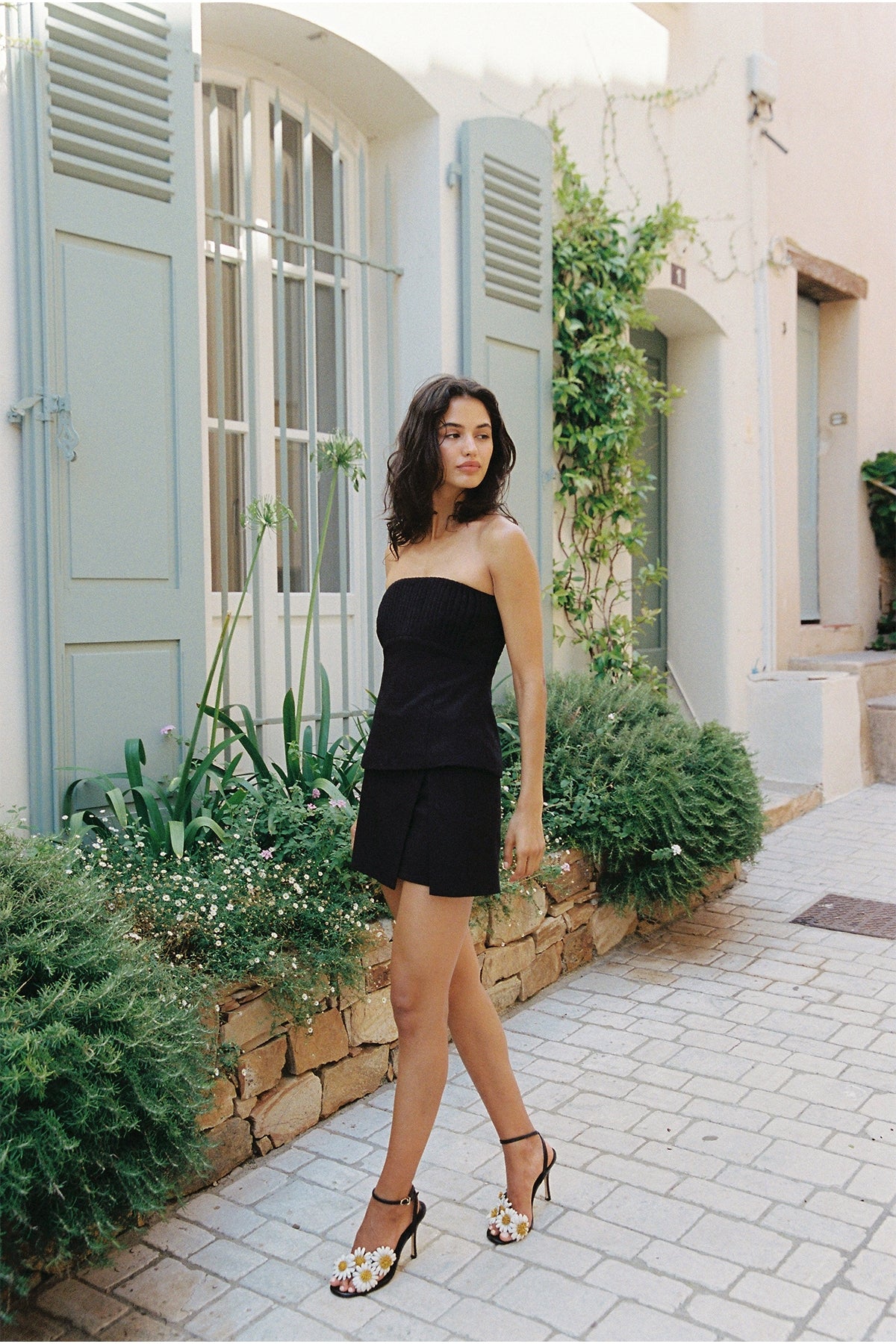 Perfect Stranger Olsen Mid Rise Split Skort Black