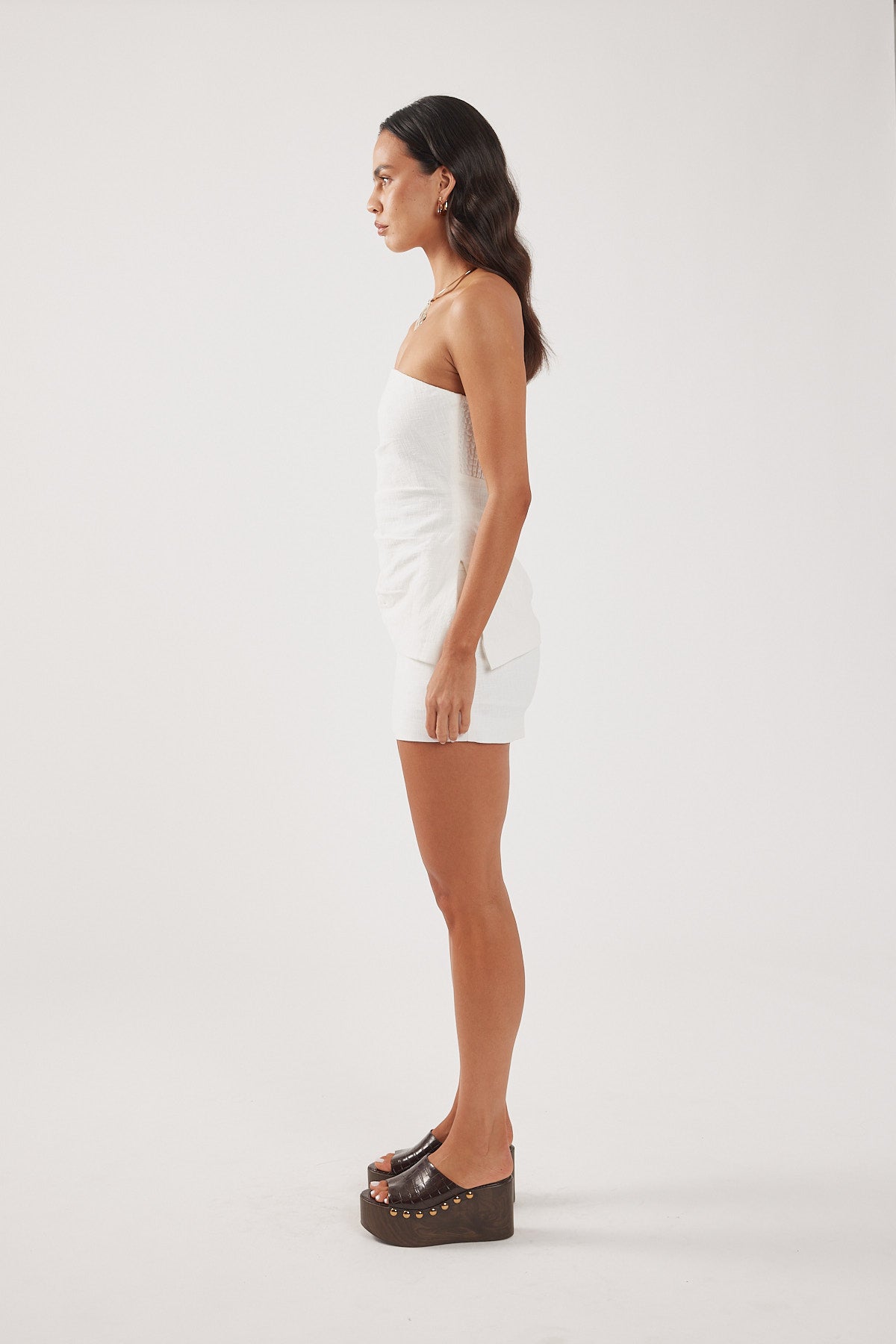 Perfect Stranger Marlo Mid Rise Menorca Skort White