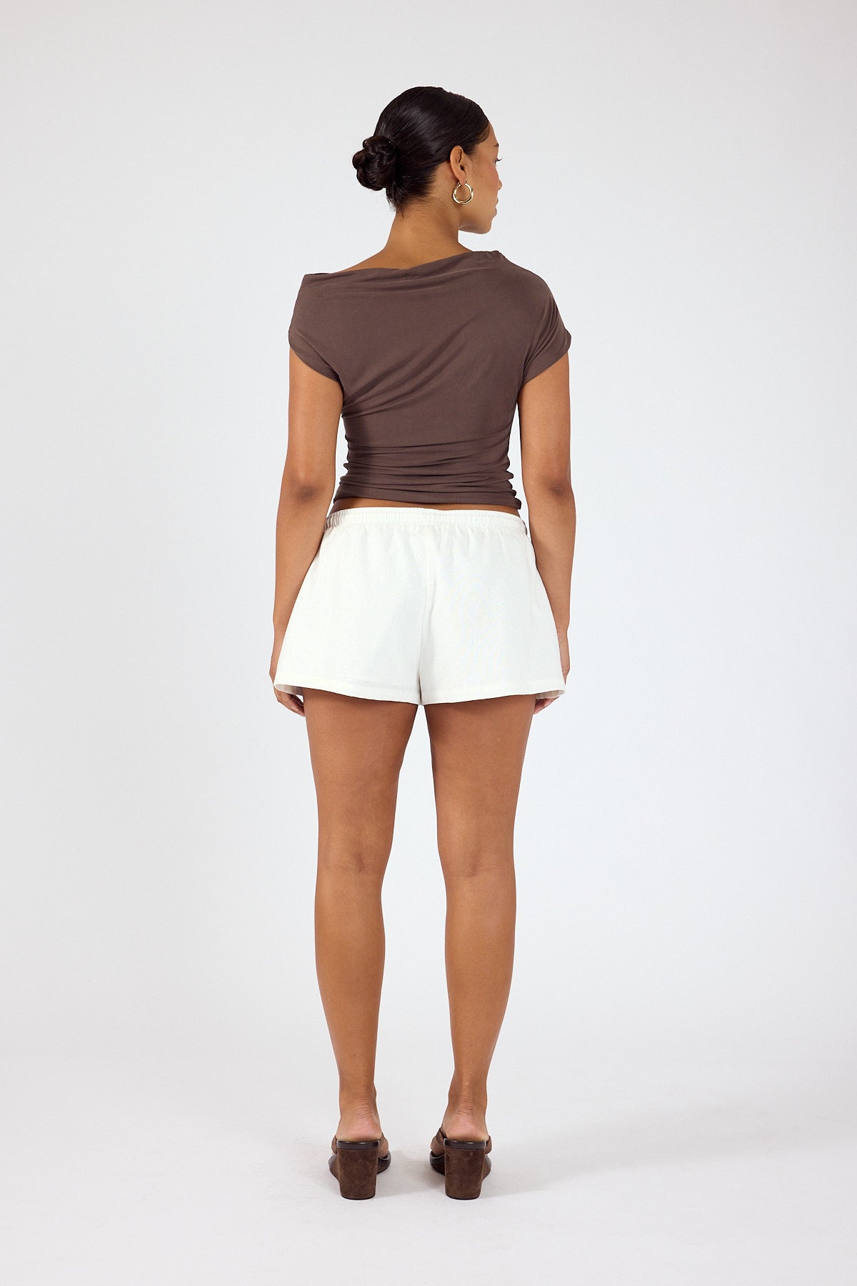 Perfect Stranger Juni Linen Bead Short White