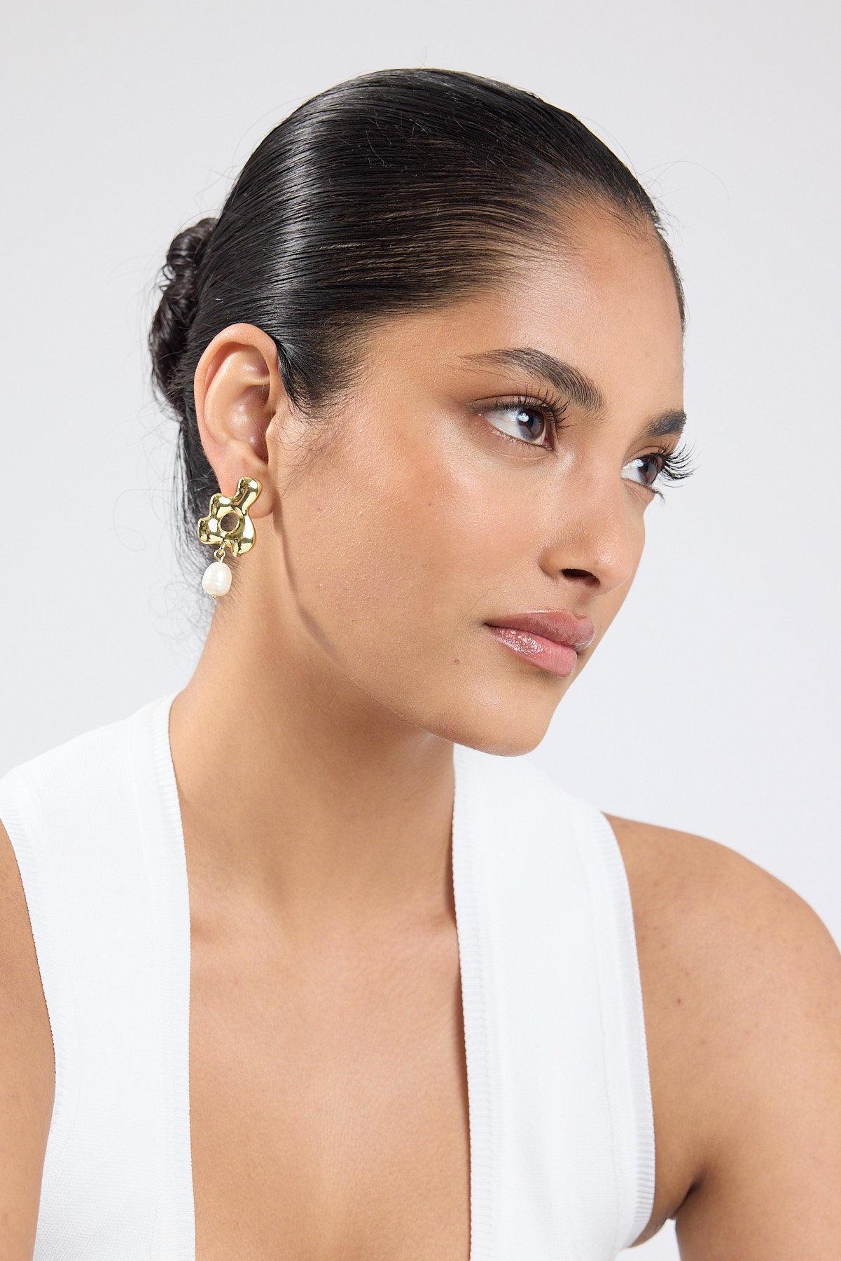 Perfect Stranger Gia Pearl Drop Earrings 18K Gold Plated
