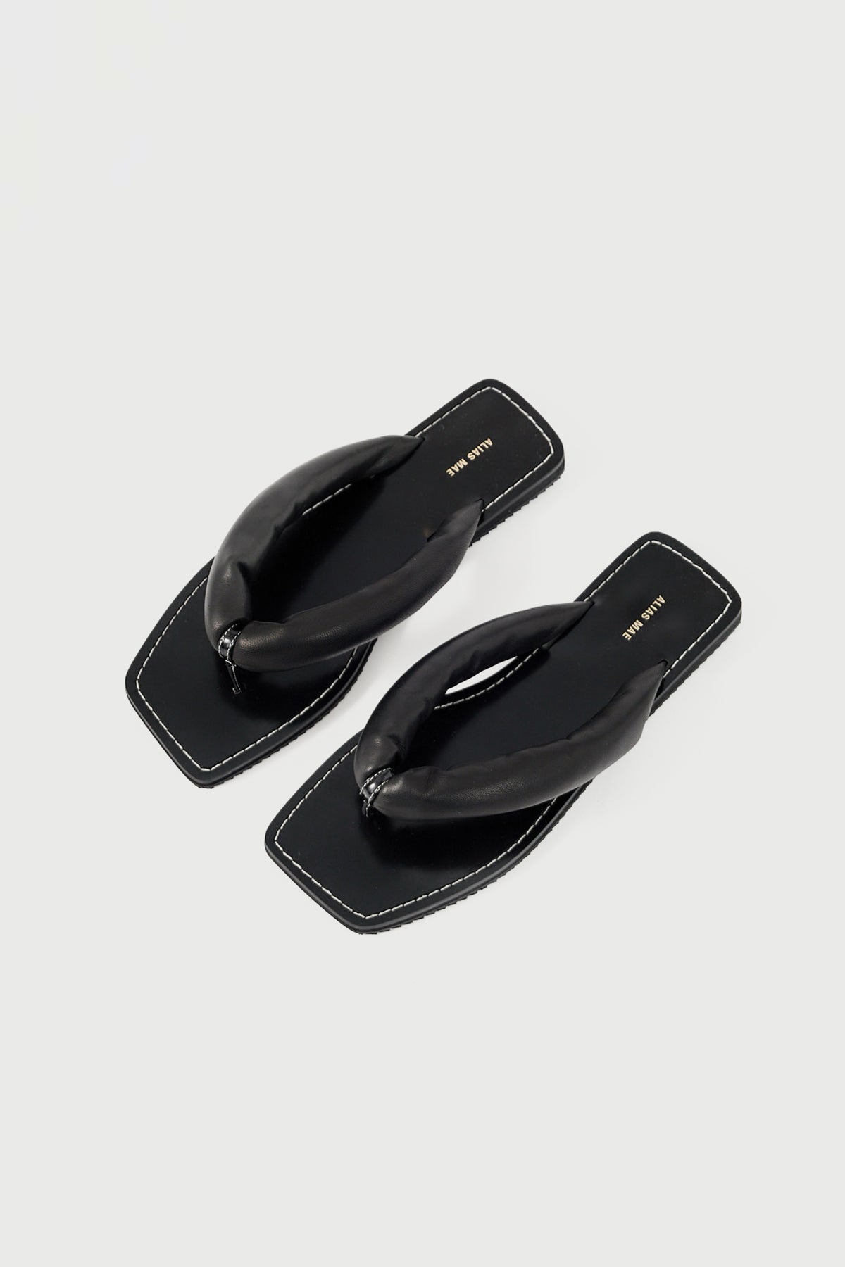 Alias Mae Chase Black