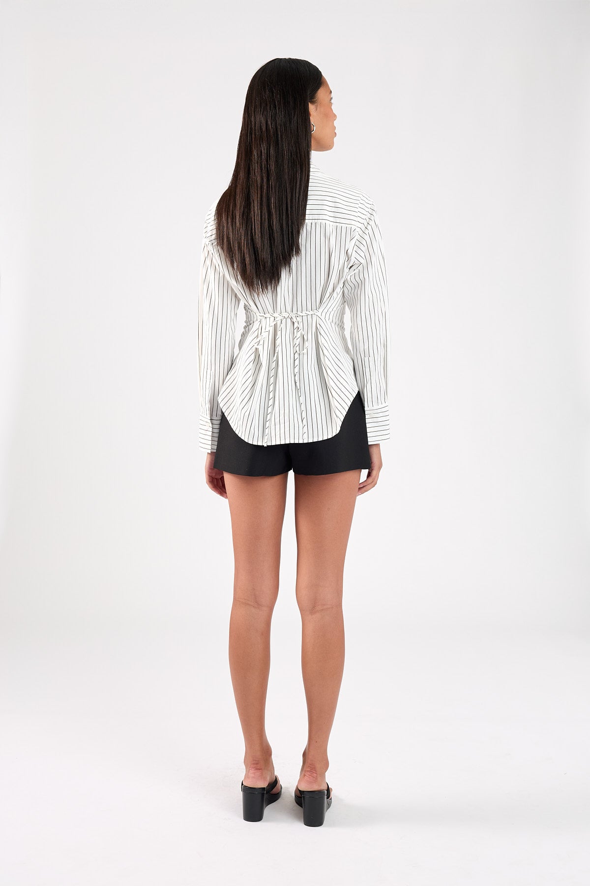 Perfect Stranger Giselle Mid Rise Shorts Black