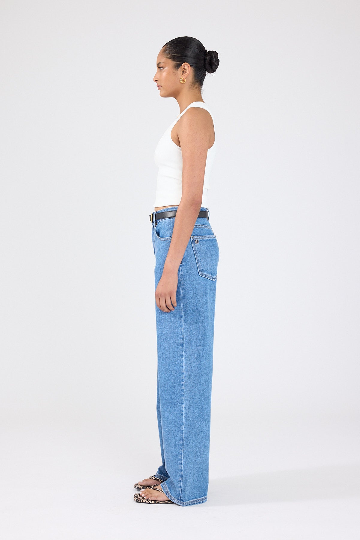 Perfect Stranger Mid Rise Baggy Jean Mid Blue Denim