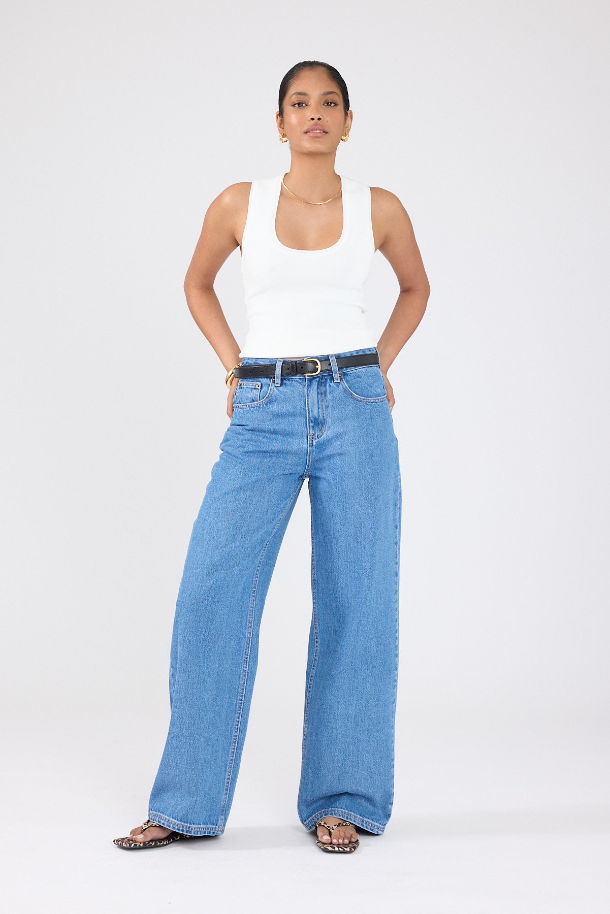 Perfect Stranger Mid Rise Baggy Jean Mid Blue Denim