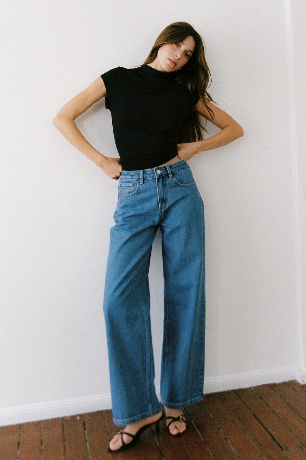 Perfect Stranger Mid Rise Baggy Jean Mid Blue Denim