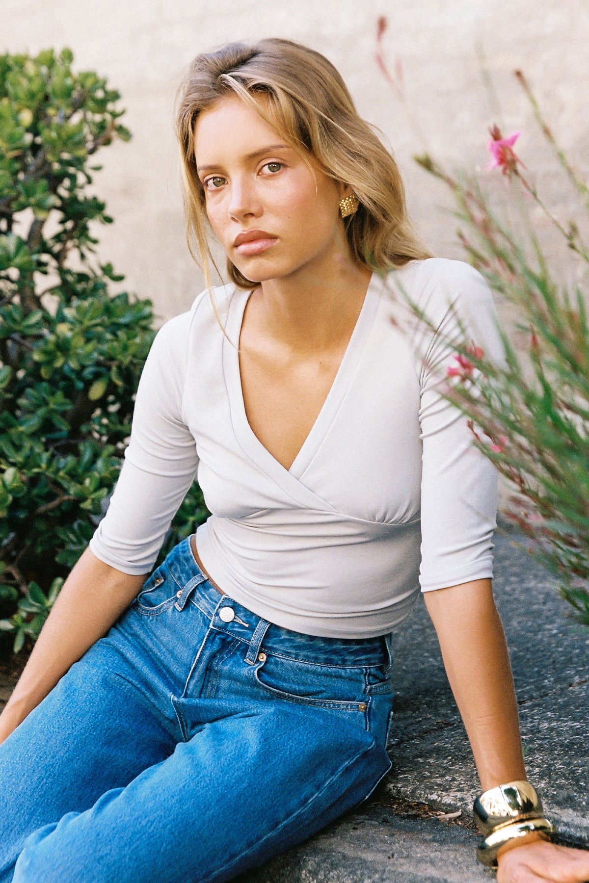 Perfect Stranger Mara V-Neck 3/4 Sleeve T-Shirt Grey