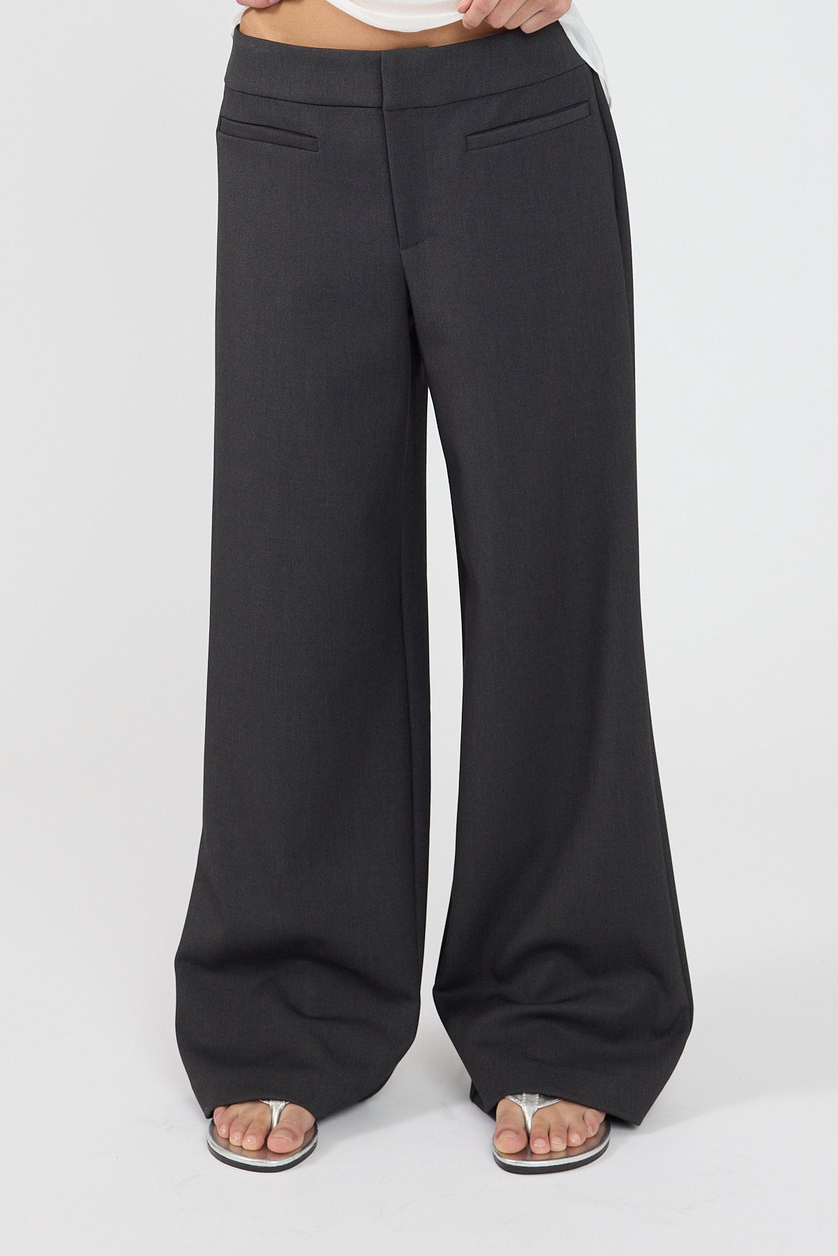 Perfect Stranger Minari Mid Rise Pant Charcoal