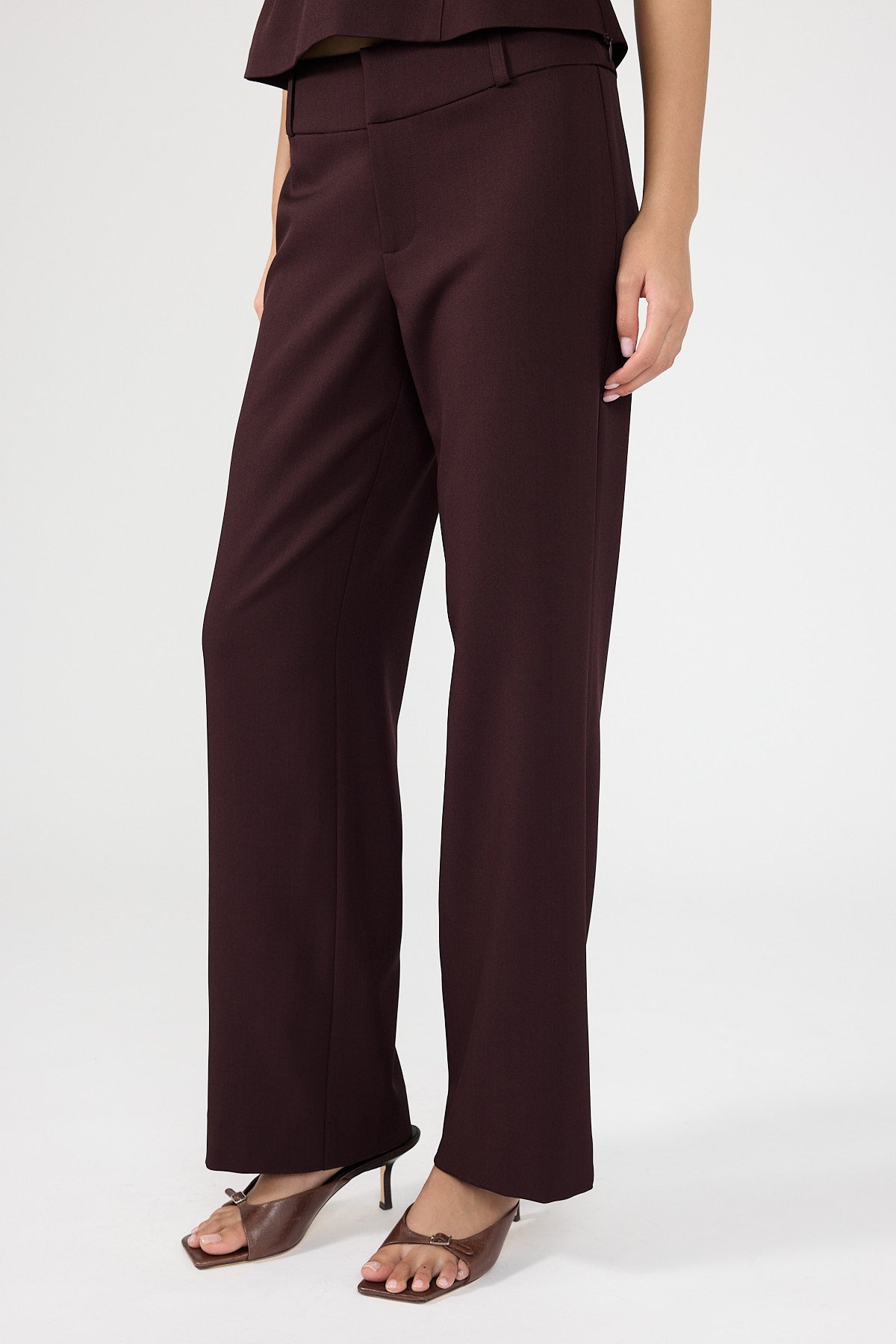Perfect Stranger Tala Mid Rise Petite Pant Burgundy