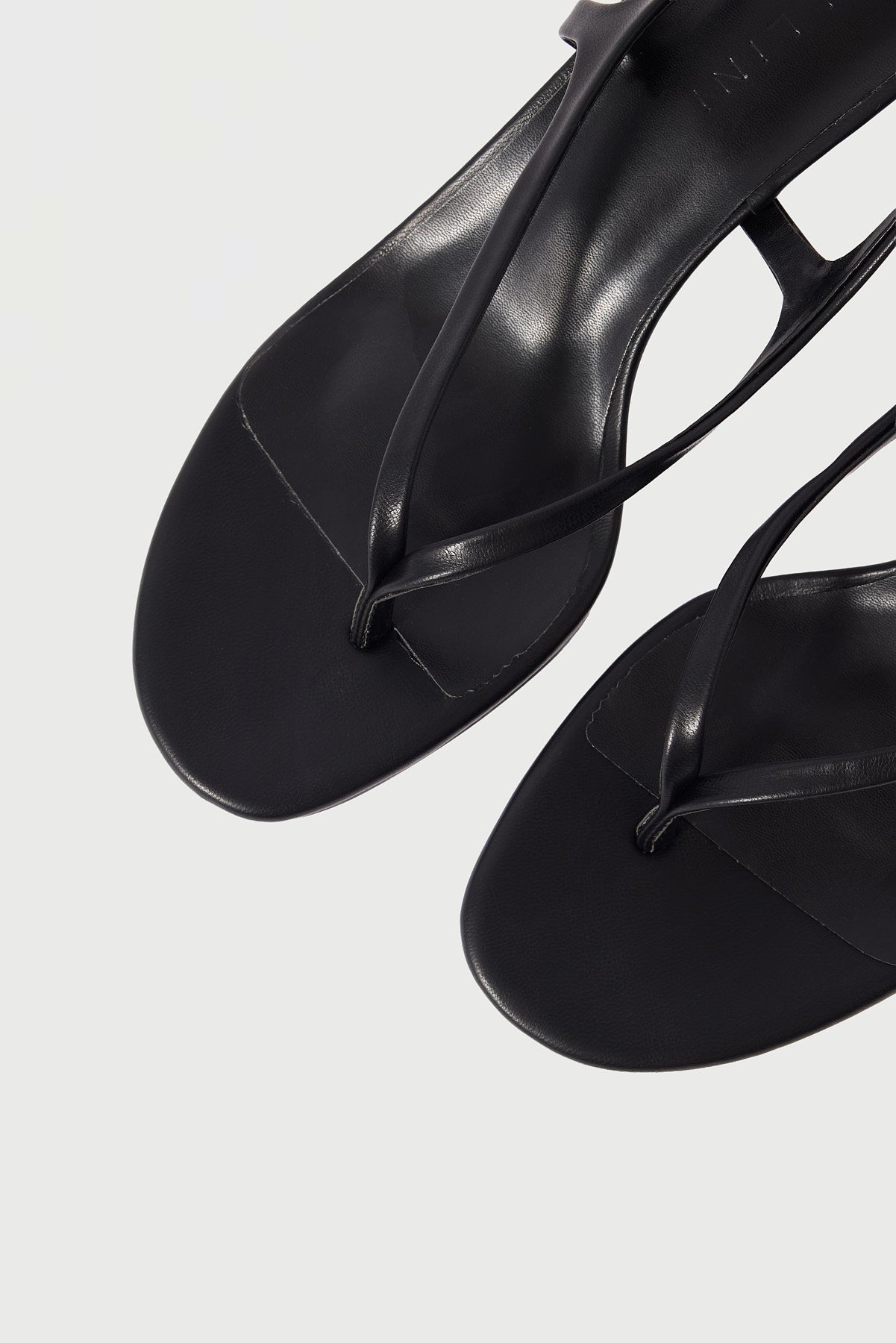Billini Novae Thong Heel Black