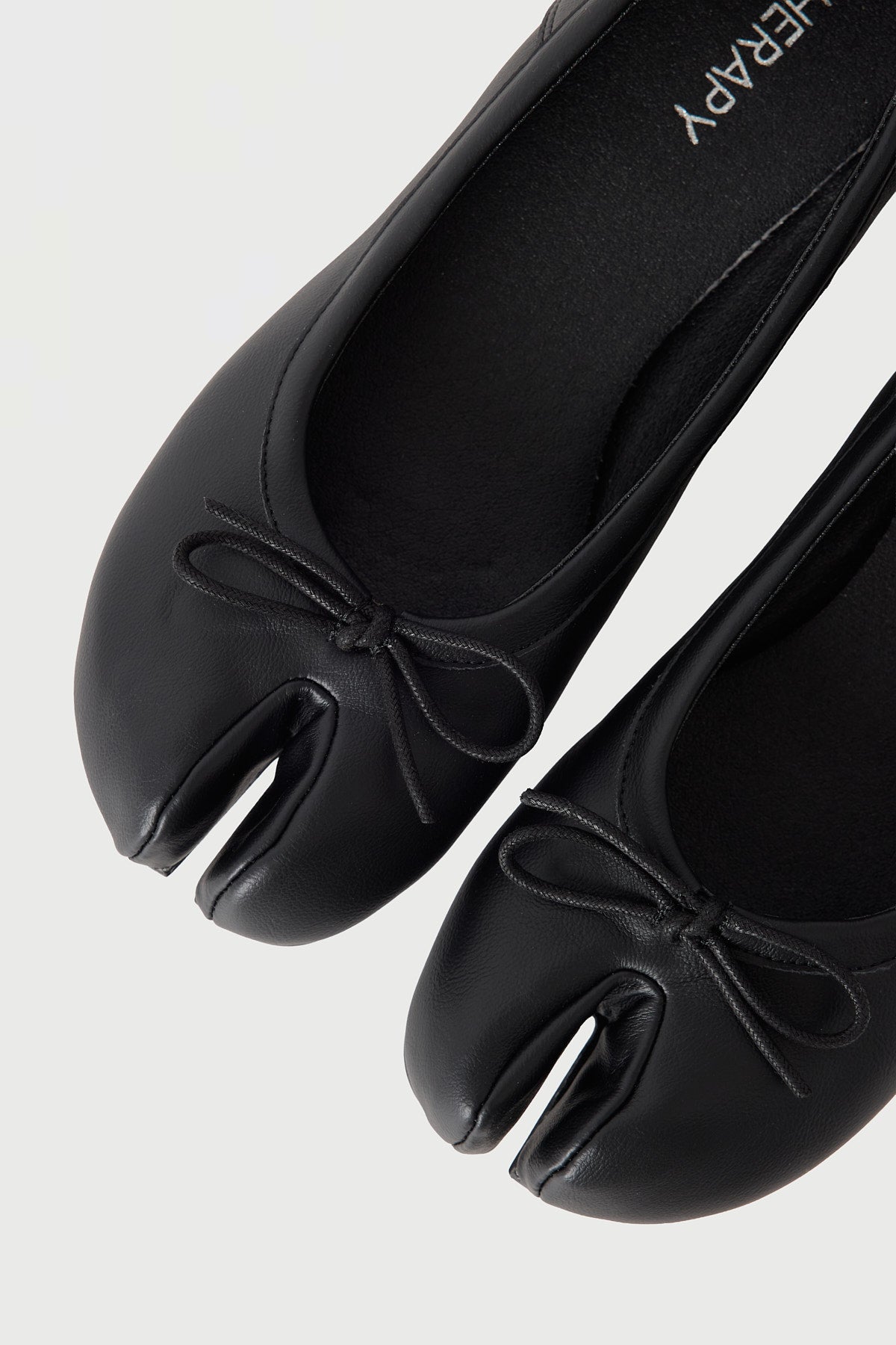 Therapy HOSHI TABI BLACK SMOOTH PU