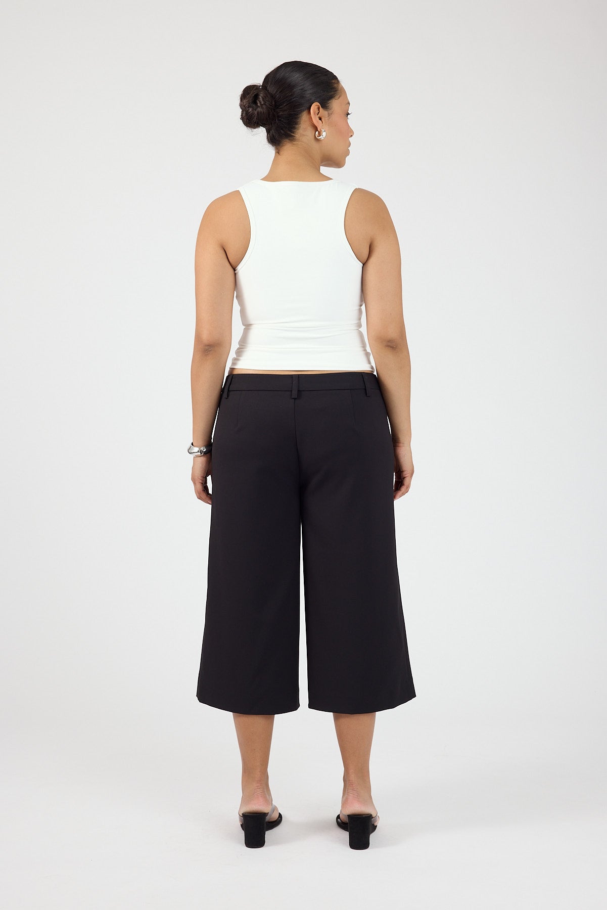 Perfect Stranger Clarke Low Rise Capri Black