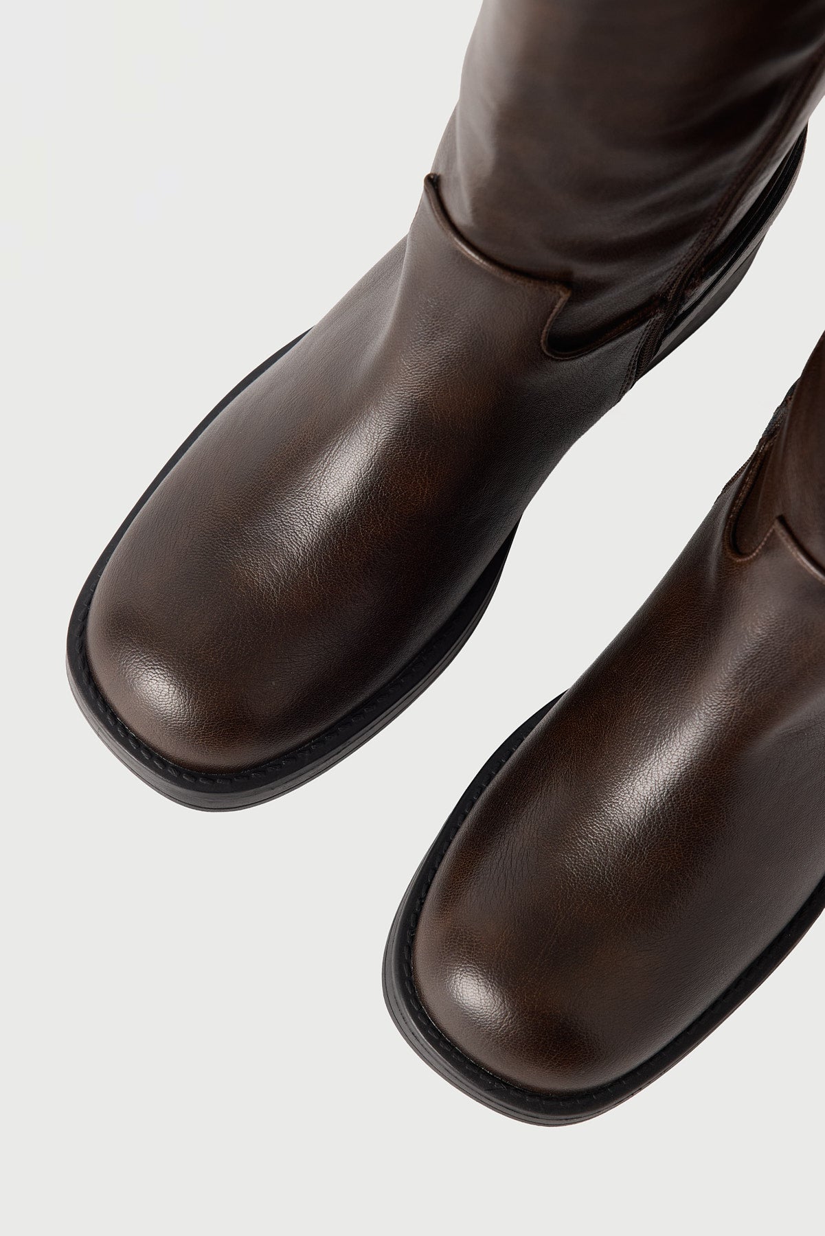 Therapy Form Chocolate Burnished PU
