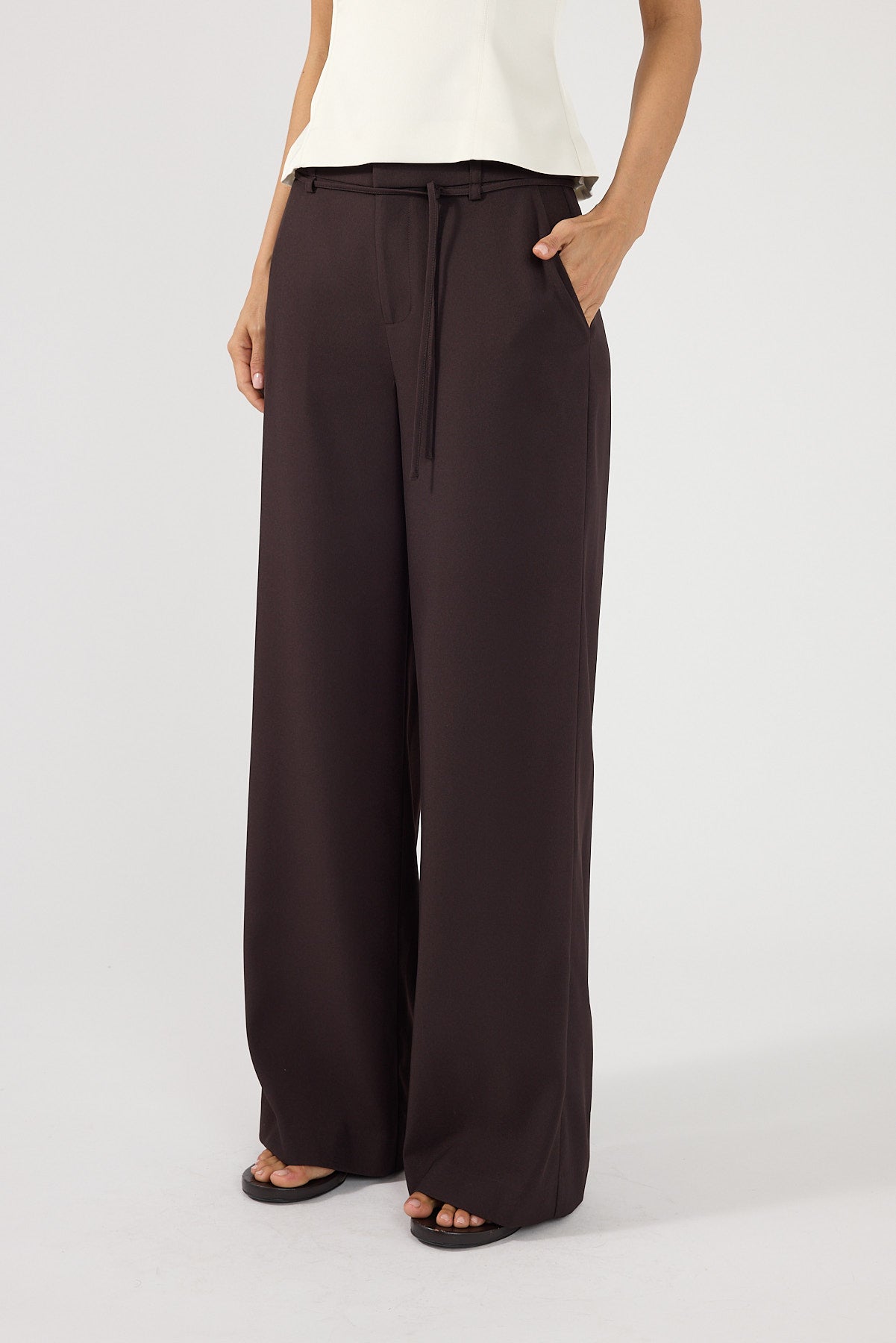 Perfect Stranger Sol Mid Rise Pant Dark Brown