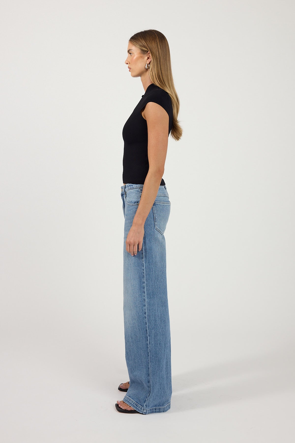 Perfect Stranger Romilly Keyhole Top Black