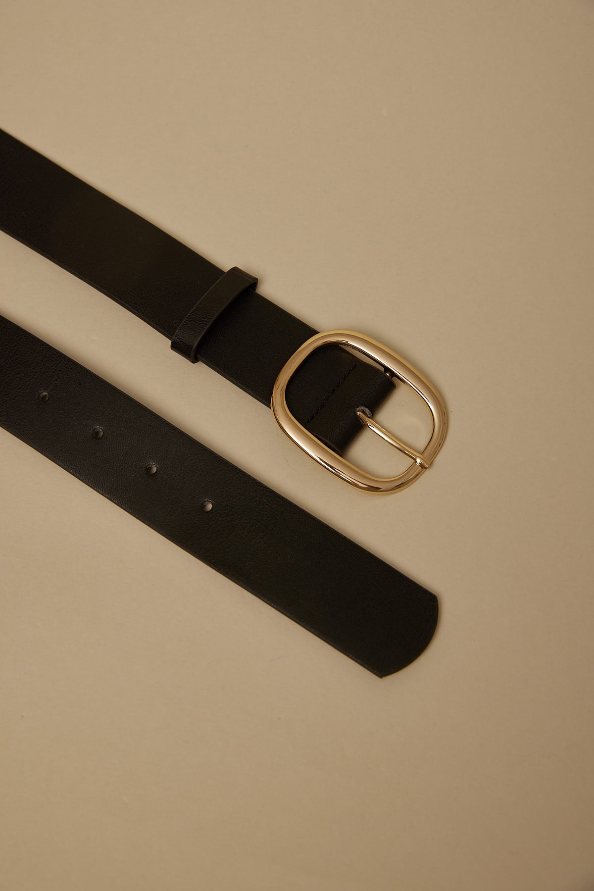 Token Curve Buckle Belt Black/Gold