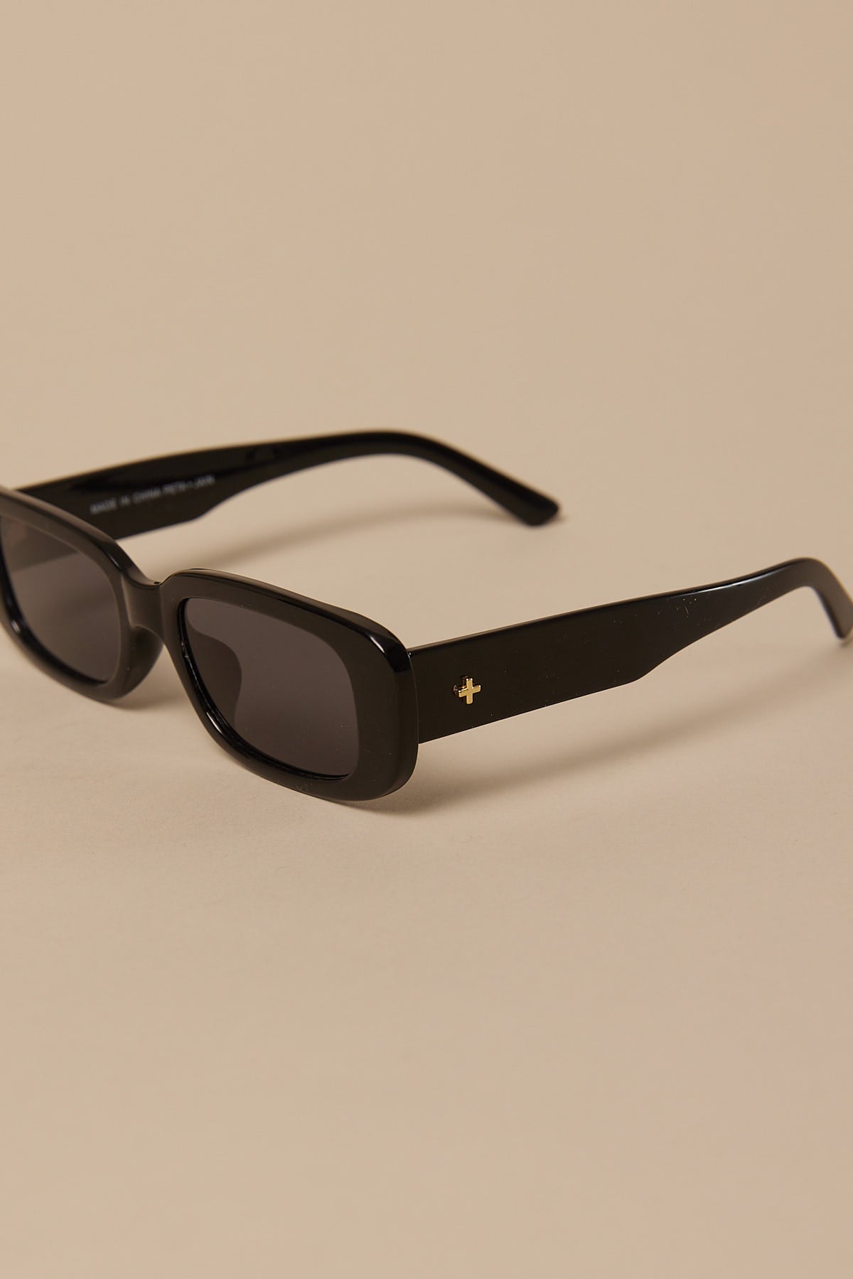 Peta + Jain Rue Black Frame / Black Lens