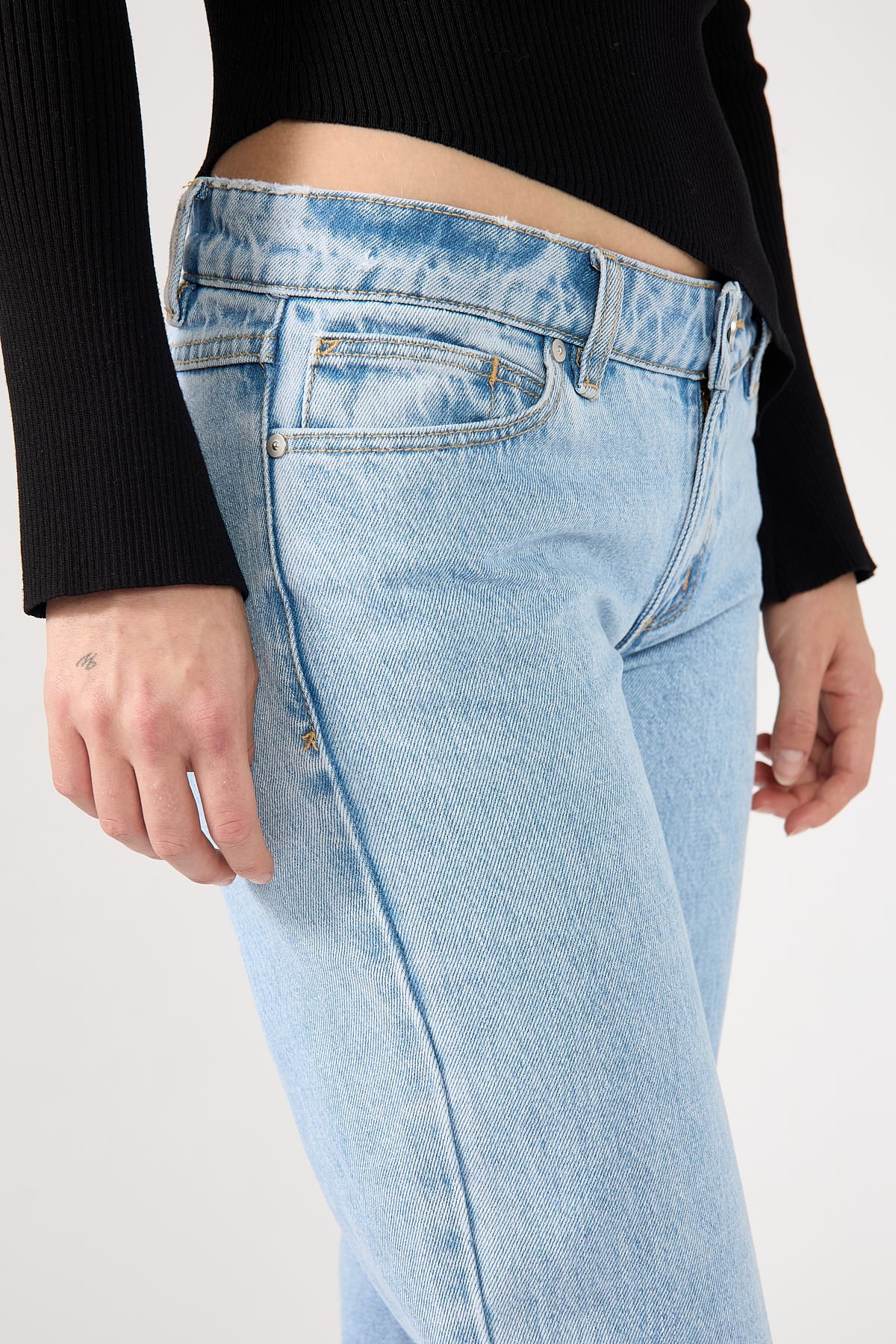 Abrand A 99 Low Straight Jean Walk Away