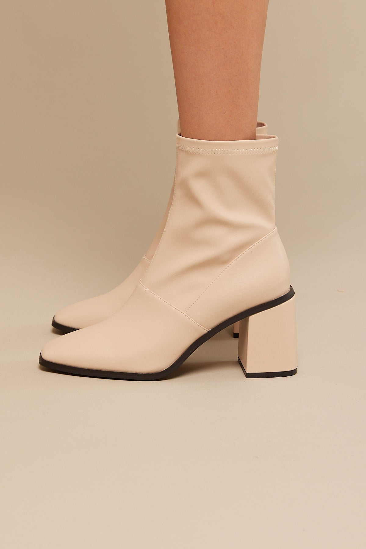 Verali Lila Bone