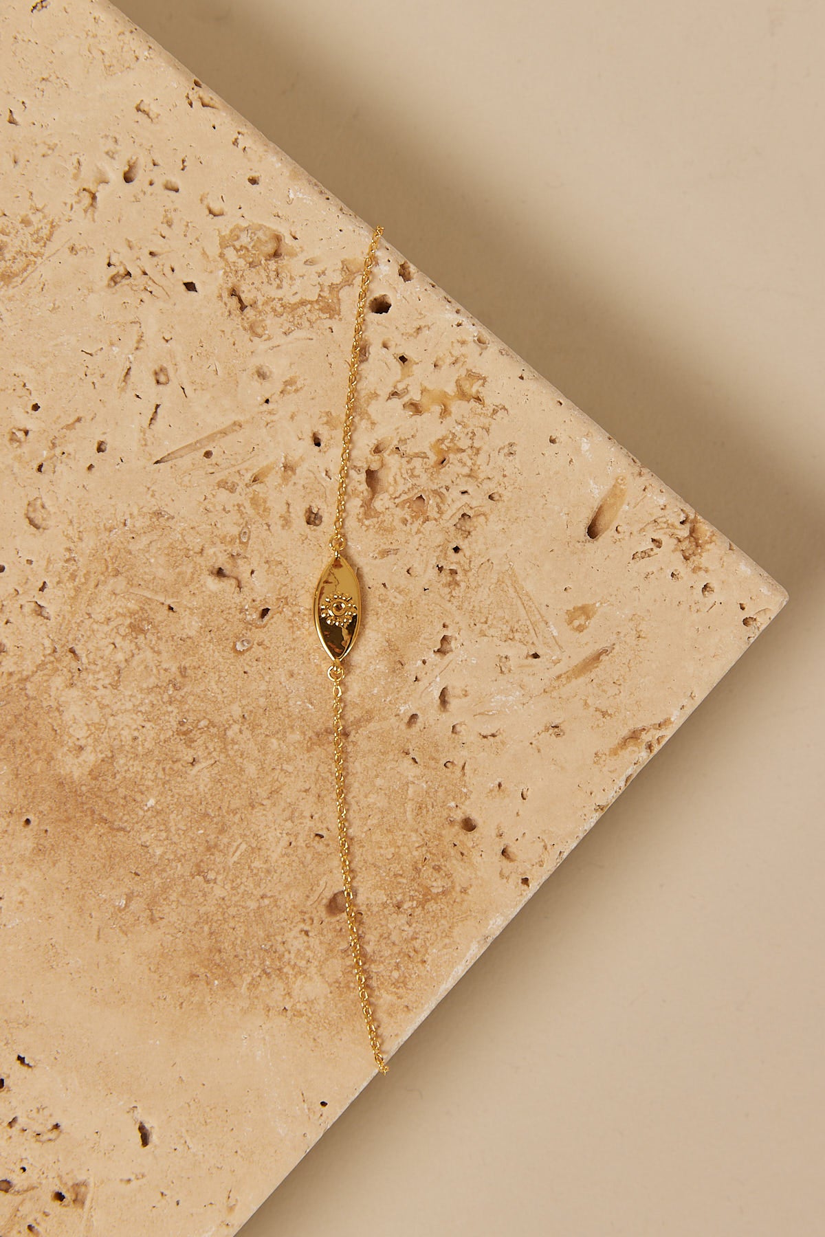 Perfect Stranger Dainty Eye Necklace Gold