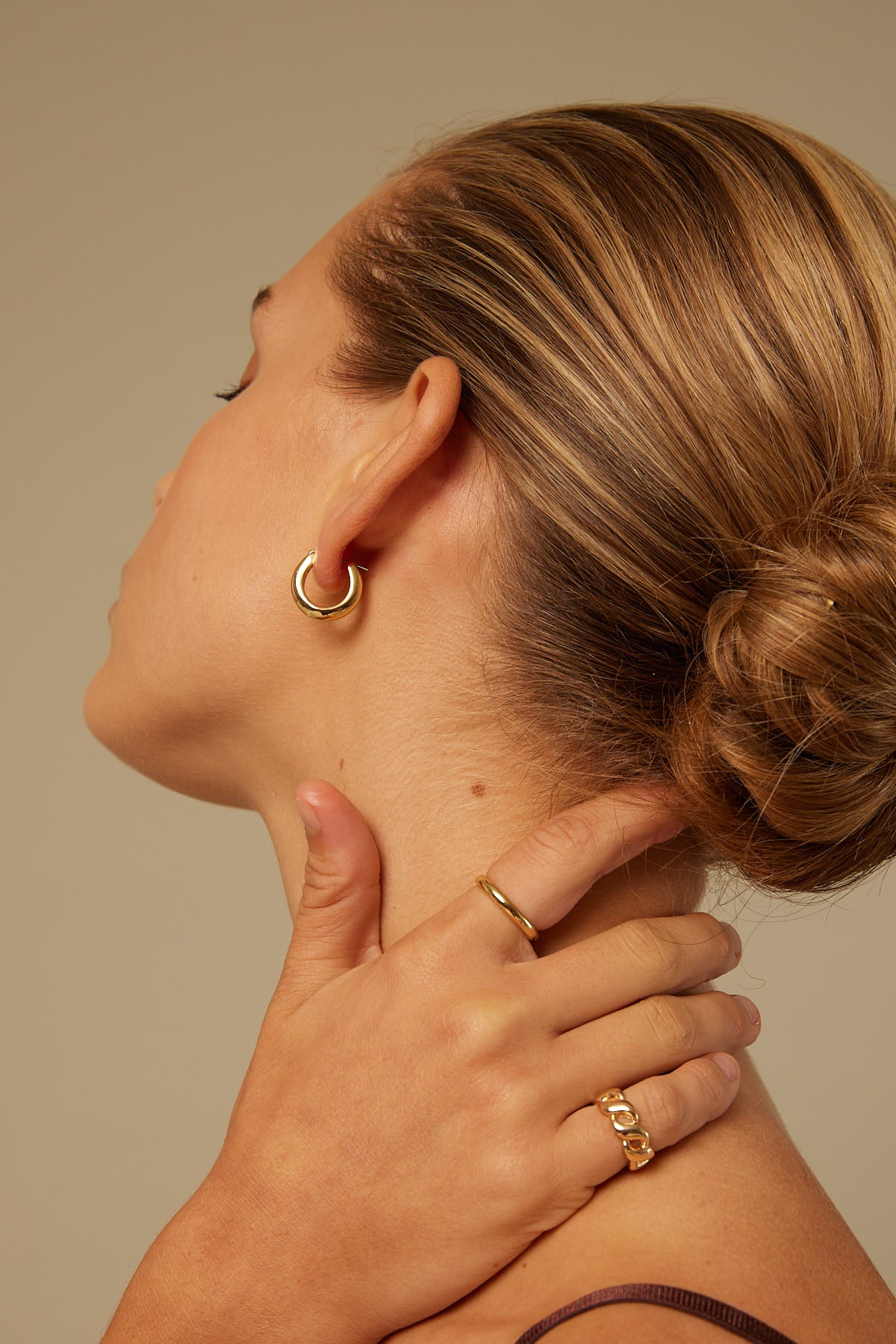 Perfect Stranger Samantha Hoop Earring Gold