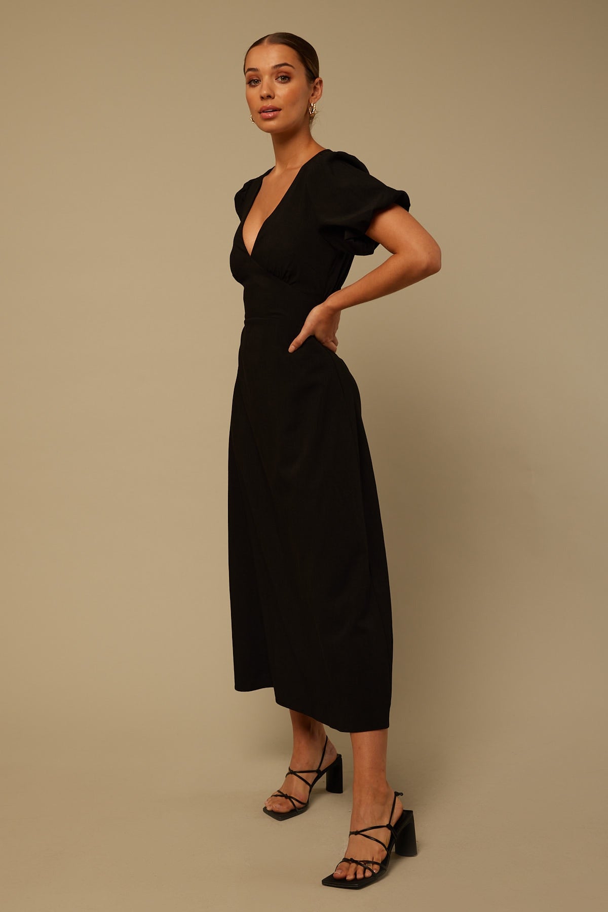 Perfect Stranger Claudia Midi Dress Black