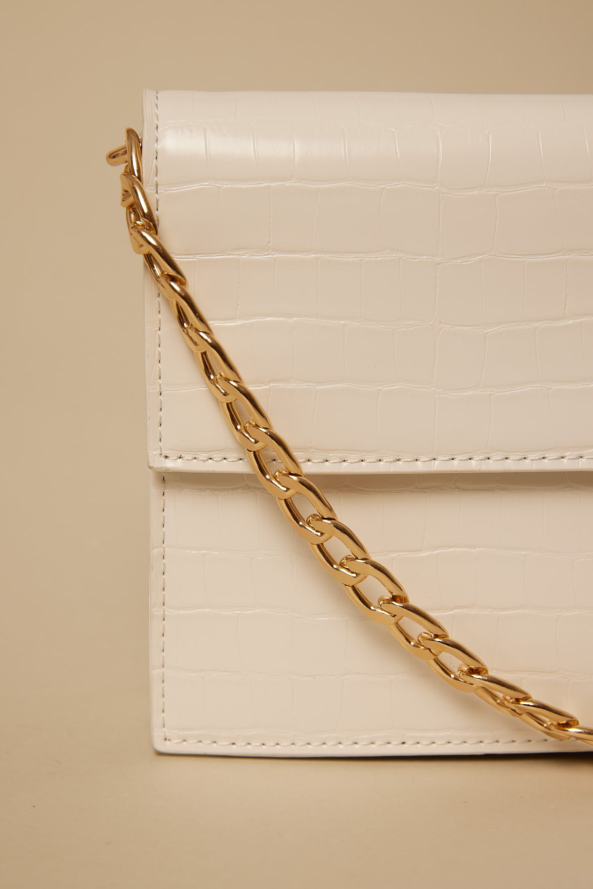 Token Sideline Chain Bag White