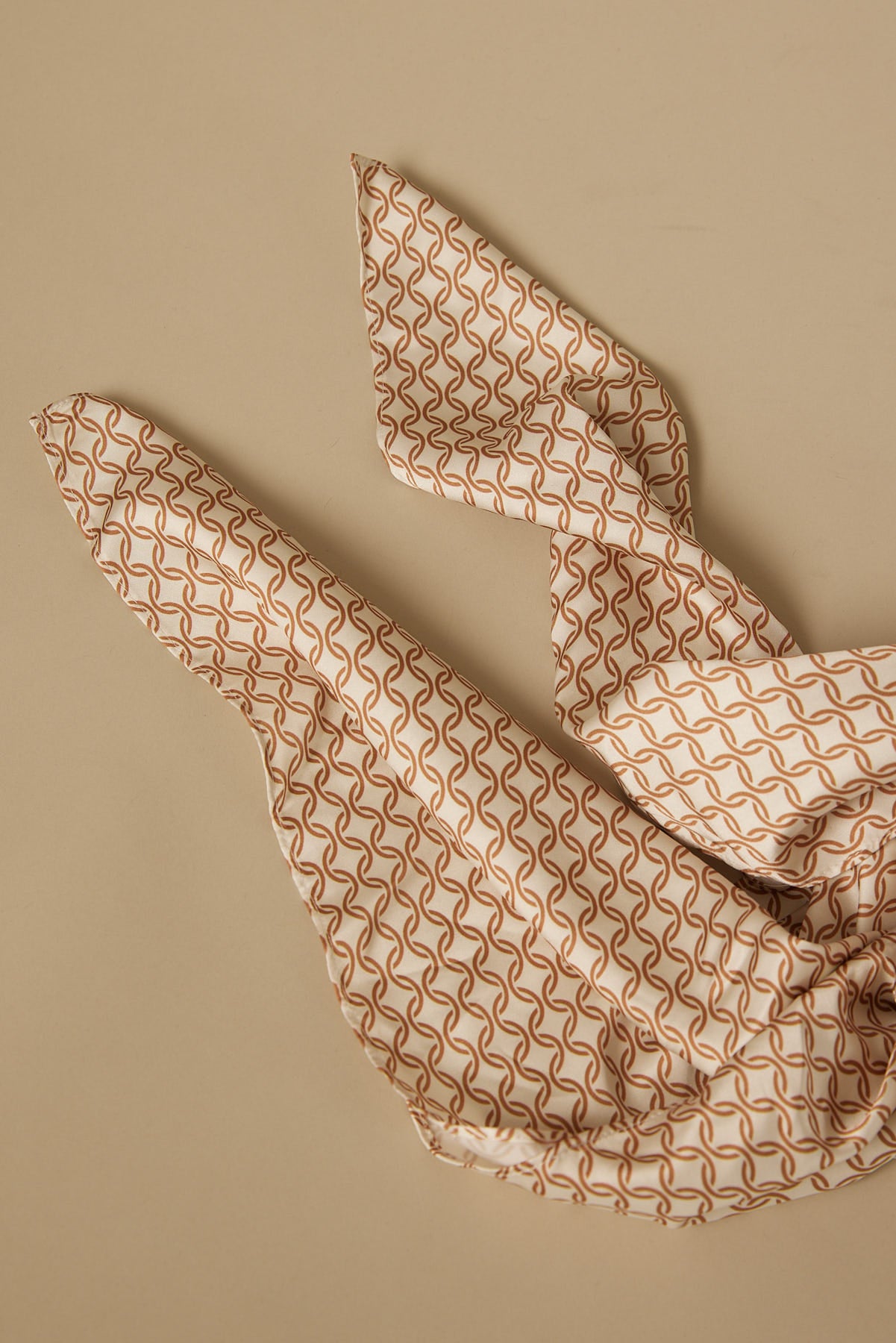 Perfect Stranger Caramel Milk Links Head Scarf White Print