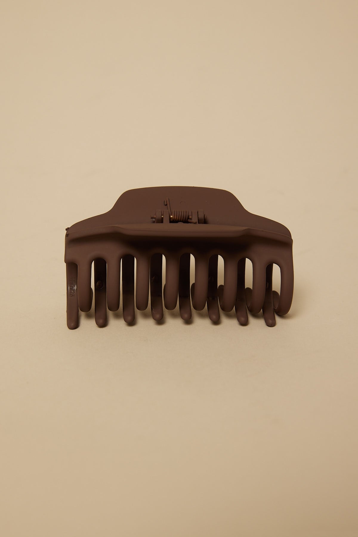 Token Matte Classic Hair Claw Brown