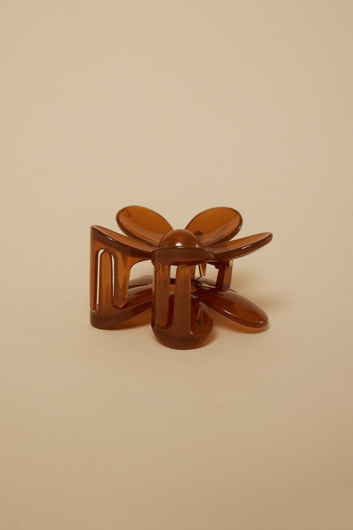 Token Large Flower Hair Claw Caramel