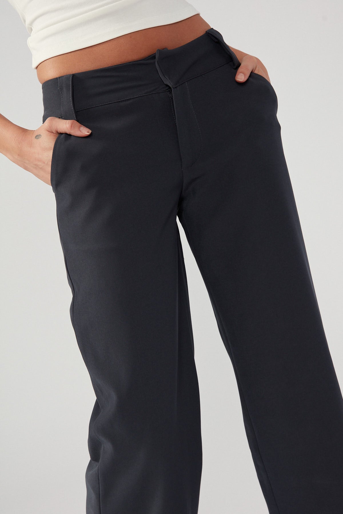 Perfect Stranger Coco Low Rise Pant Charcoal